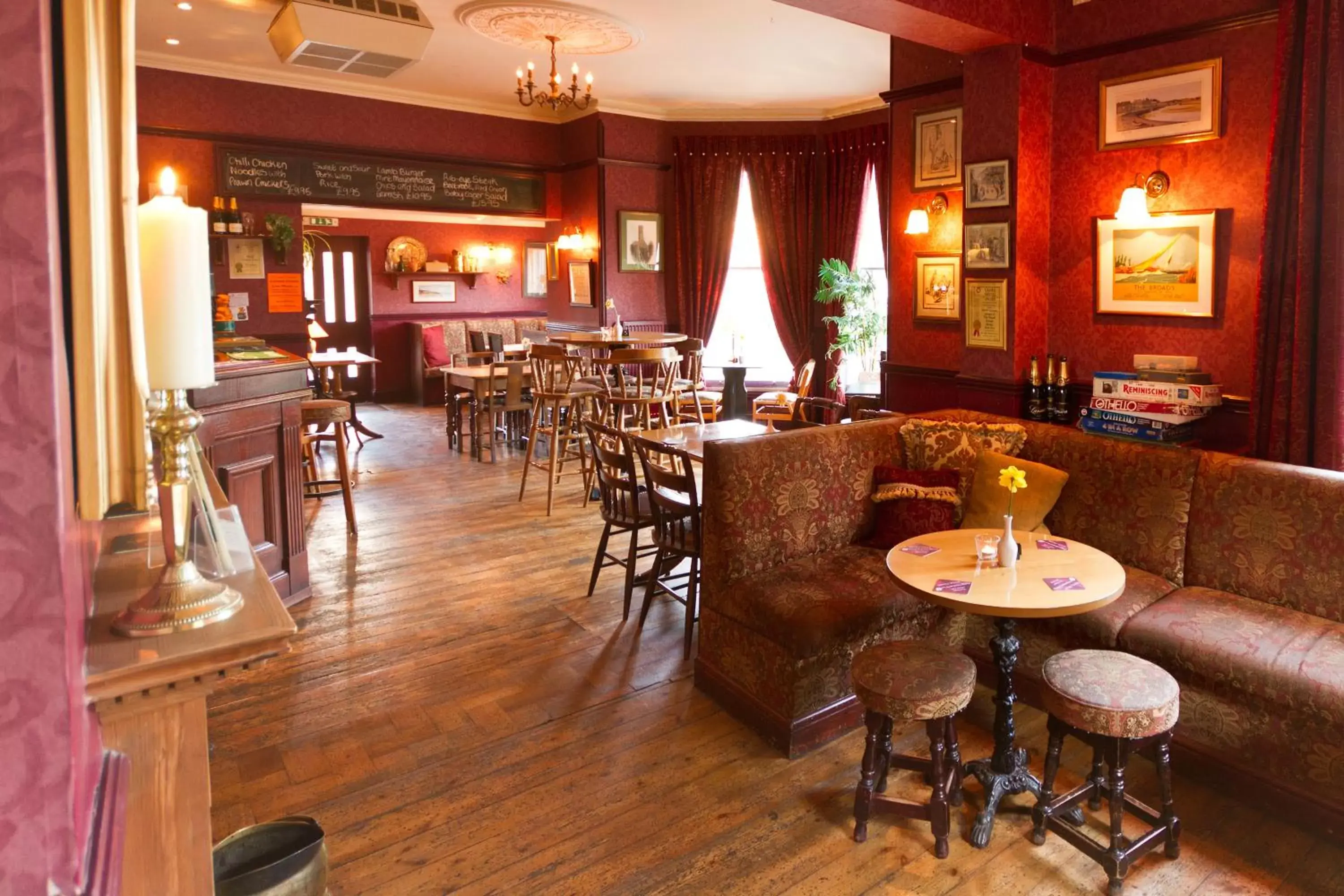 Drinks, Restaurant/Places to Eat in Stuart House Hotel