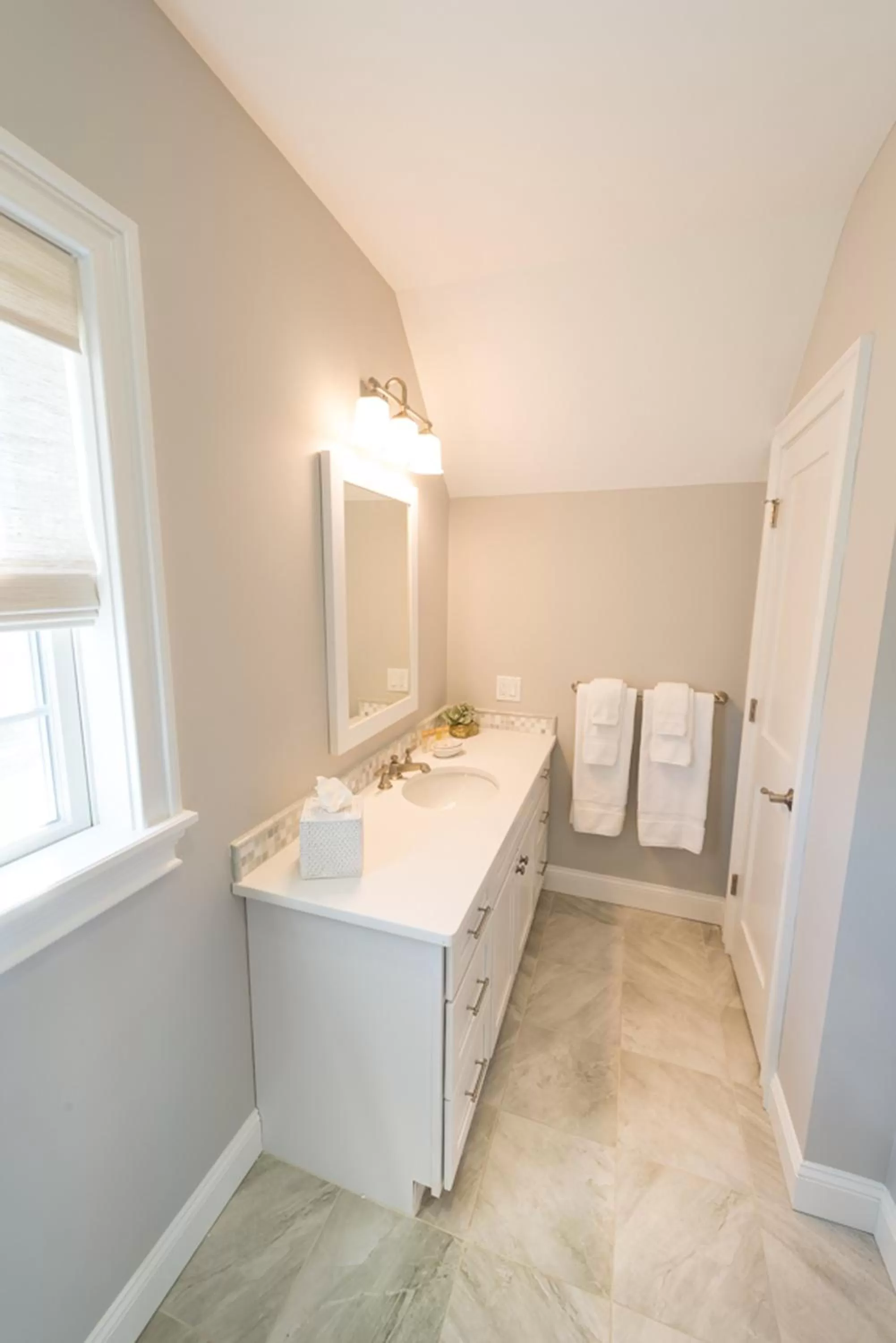 Bathroom in The East Island Reserve Hotel