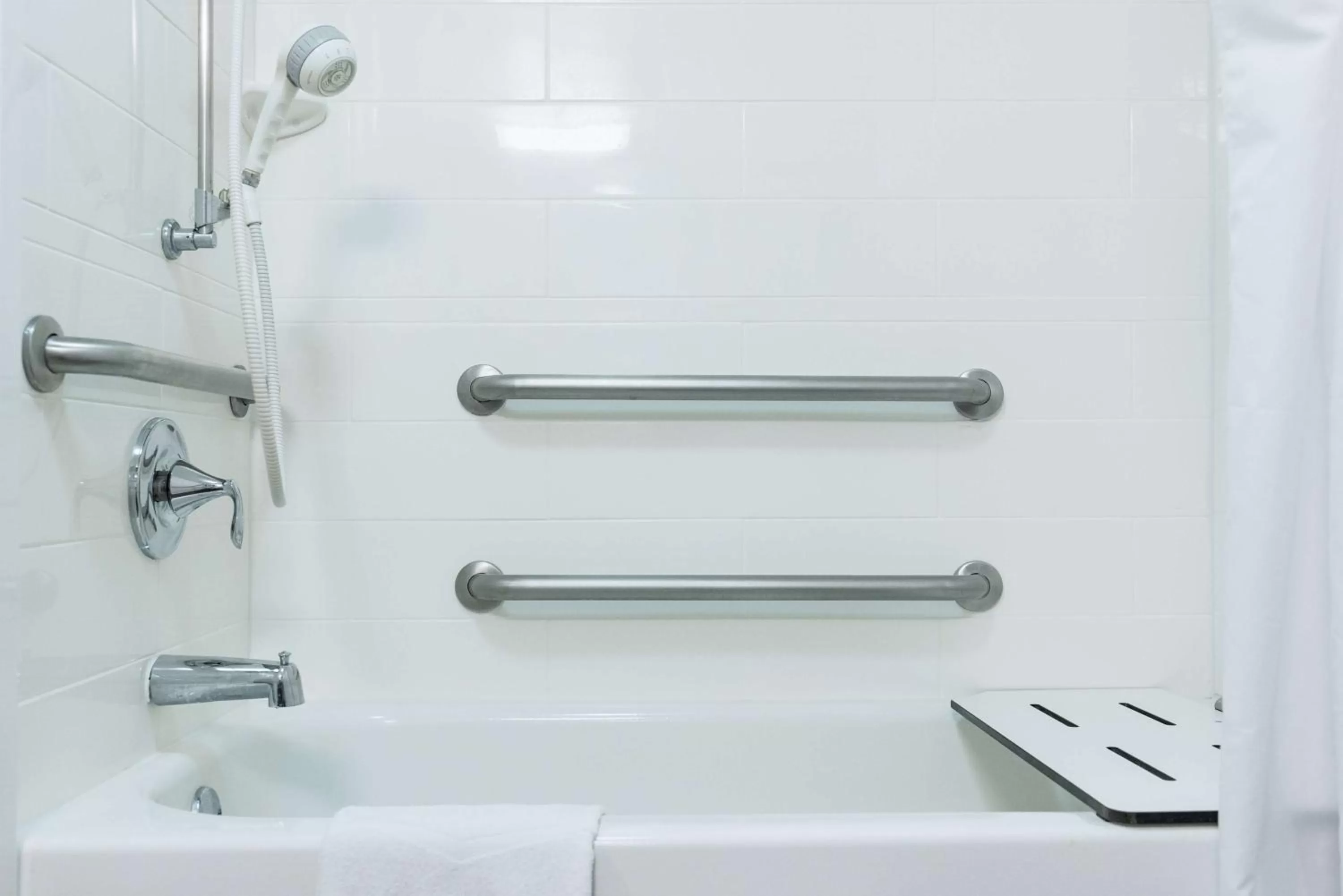 Bathroom in Hampton Inn Brooksville Dade City