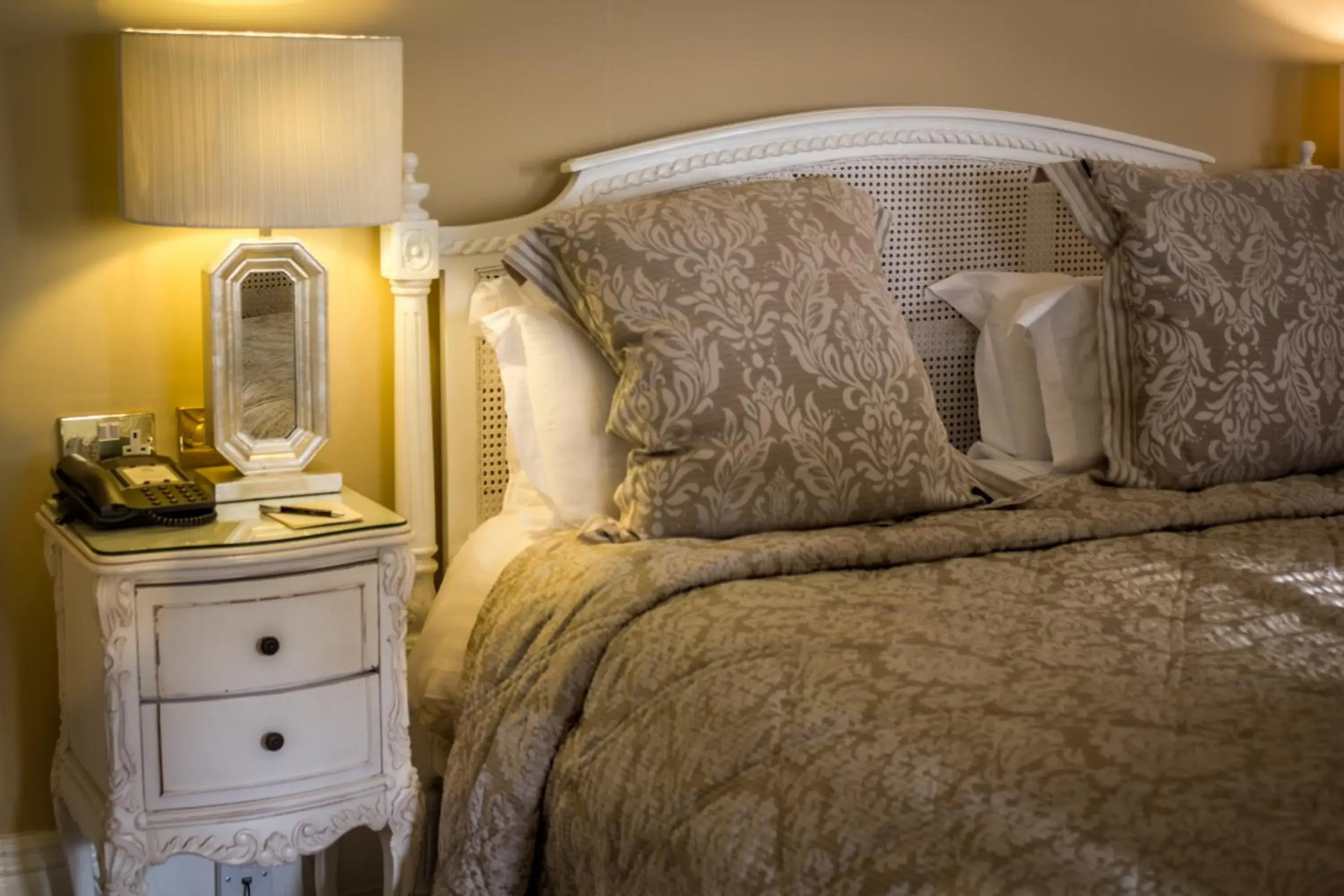 Bed in Rushton Hall Hotel and Spa