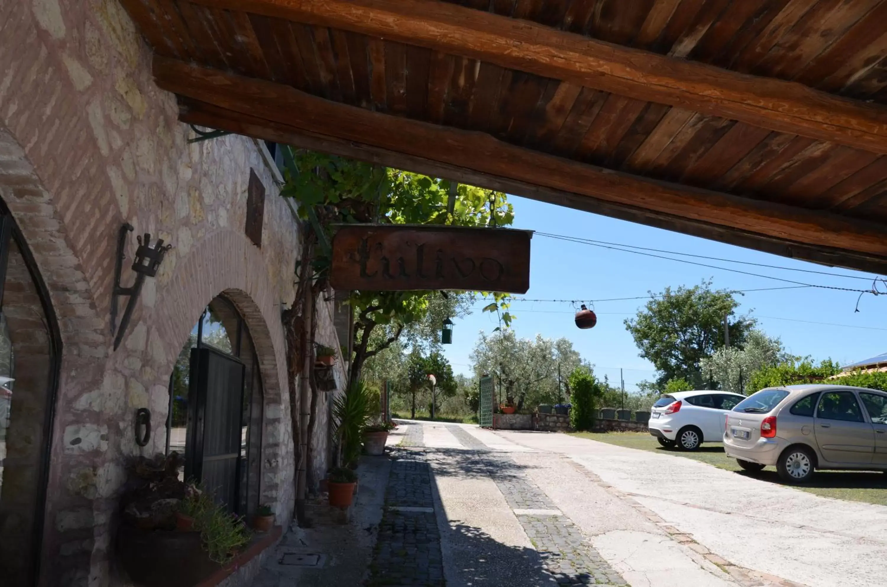 Restaurant/places to eat in Il Borgo Dell'Ulivo