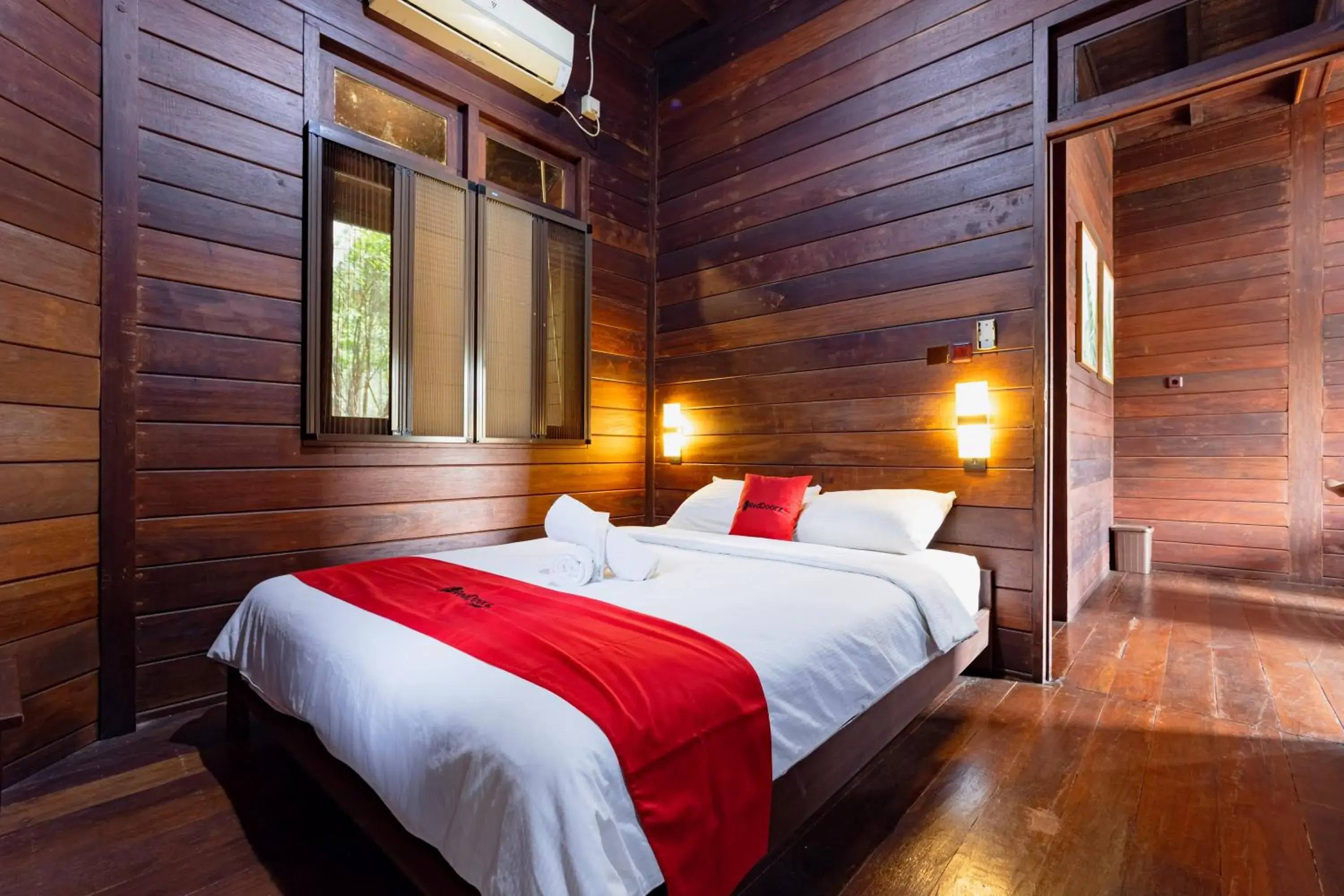 Bedroom, Bed in RedDoorz Resort @ Taman Wisata Mangrove