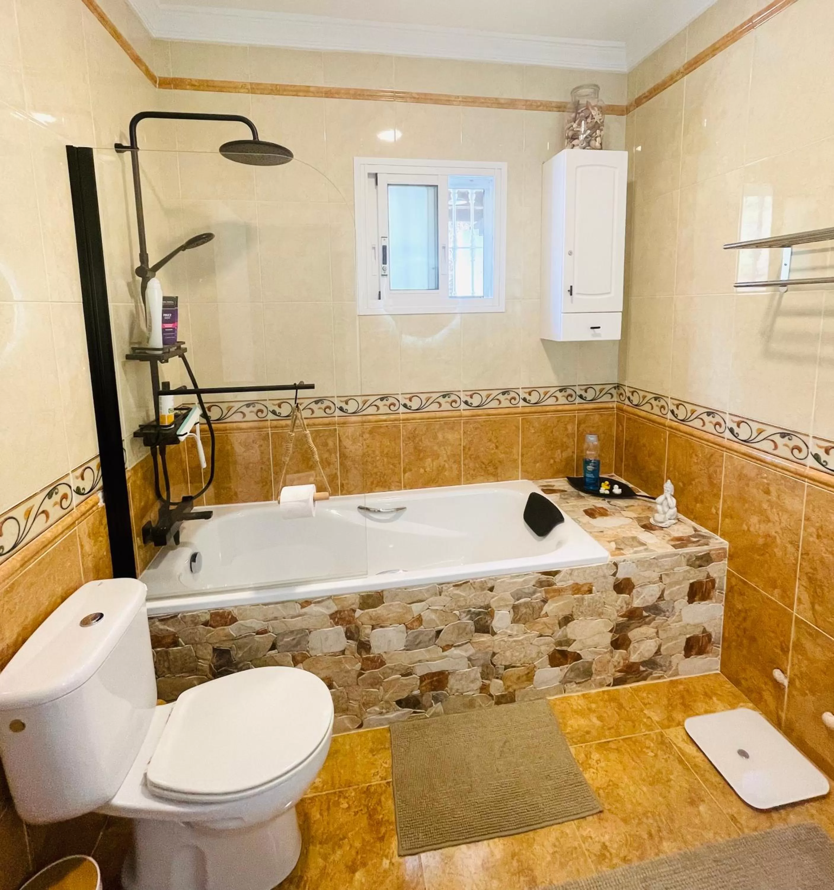Bathroom in Casira, studios en kamers,Viñuela, Costa Del Sol