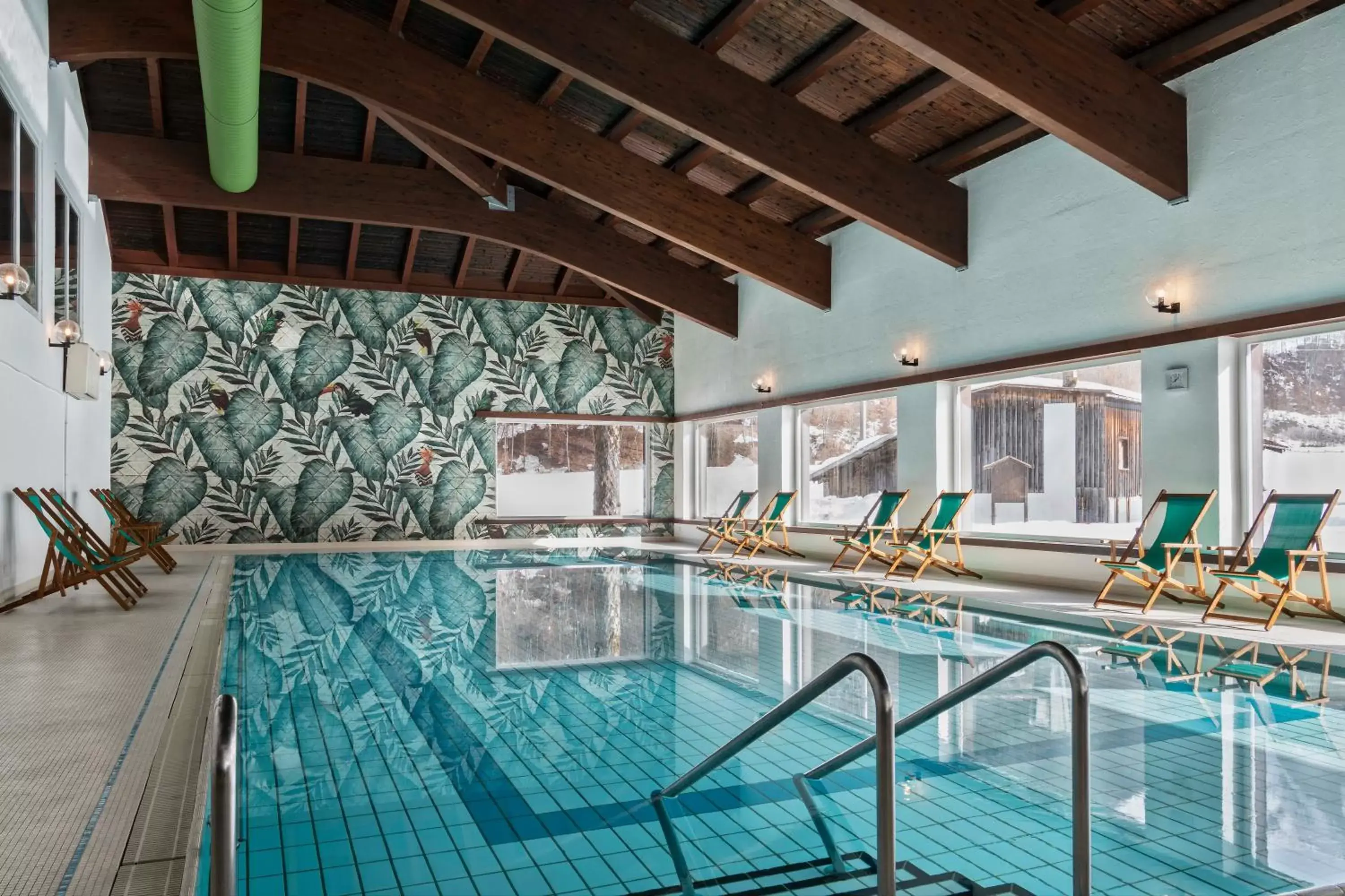 Spa and wellness centre/facilities, Swimming Pool in Hotel Bad Serneus