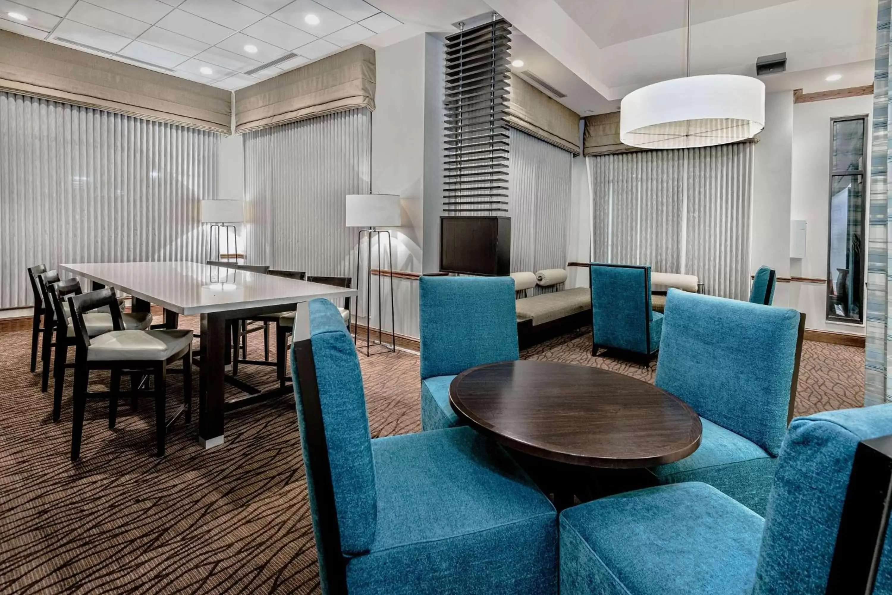 Lobby or reception, Lounge/Bar in Hilton Garden Inn San Antonio Airport