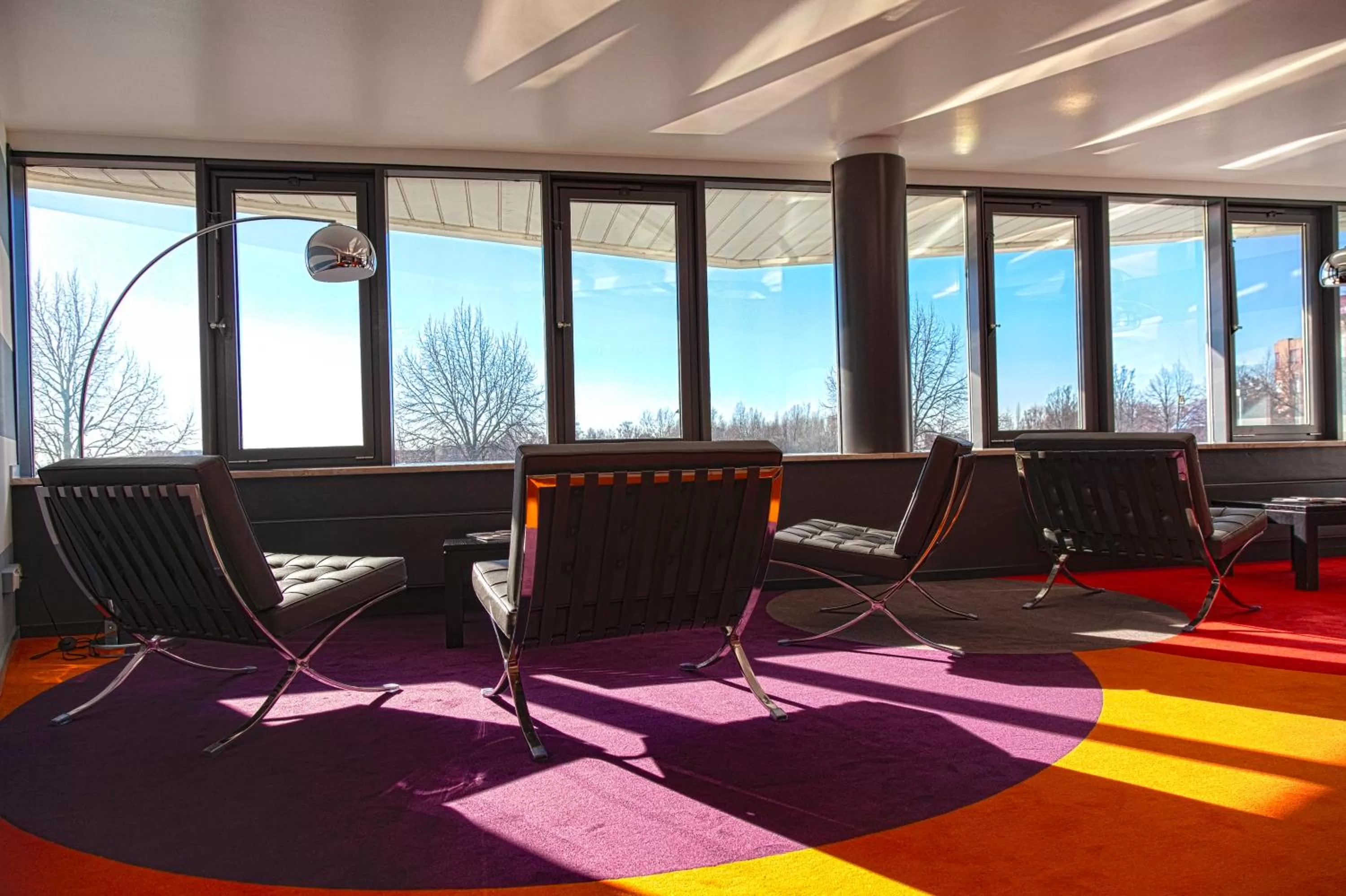 Communal lounge/ TV room in Globana Airport Hotel