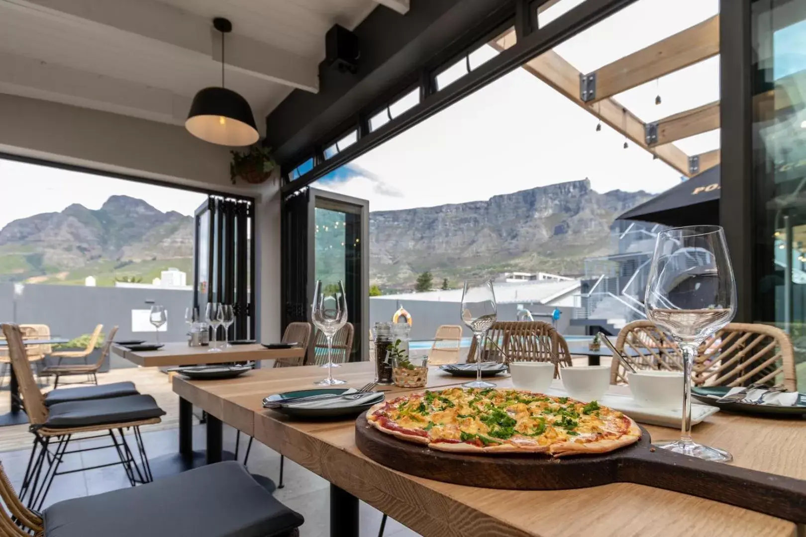 Restaurant/places to eat in Kloof Street Hotel - Lion Roars Hotels & Lodges