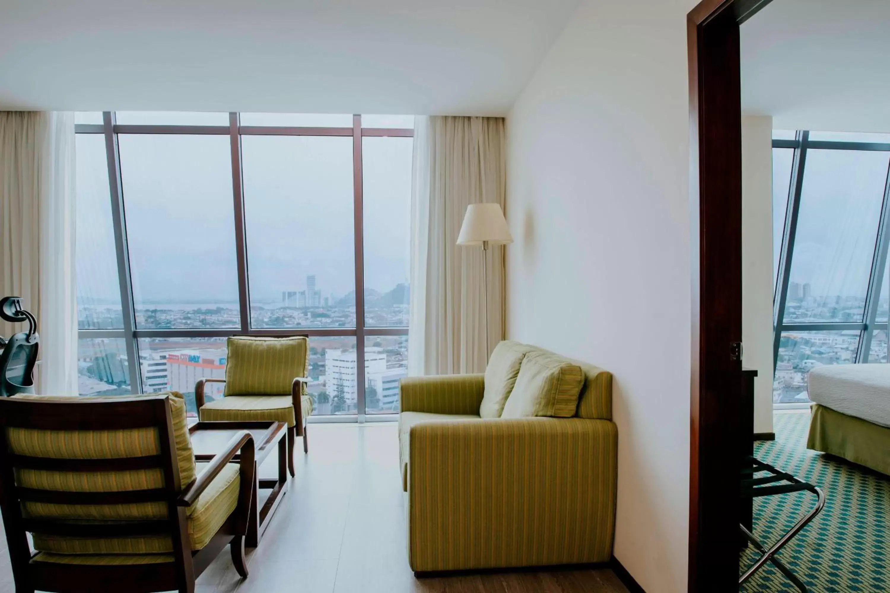 Bedroom, Seating Area in Courtyard by Marriott Guayaquil