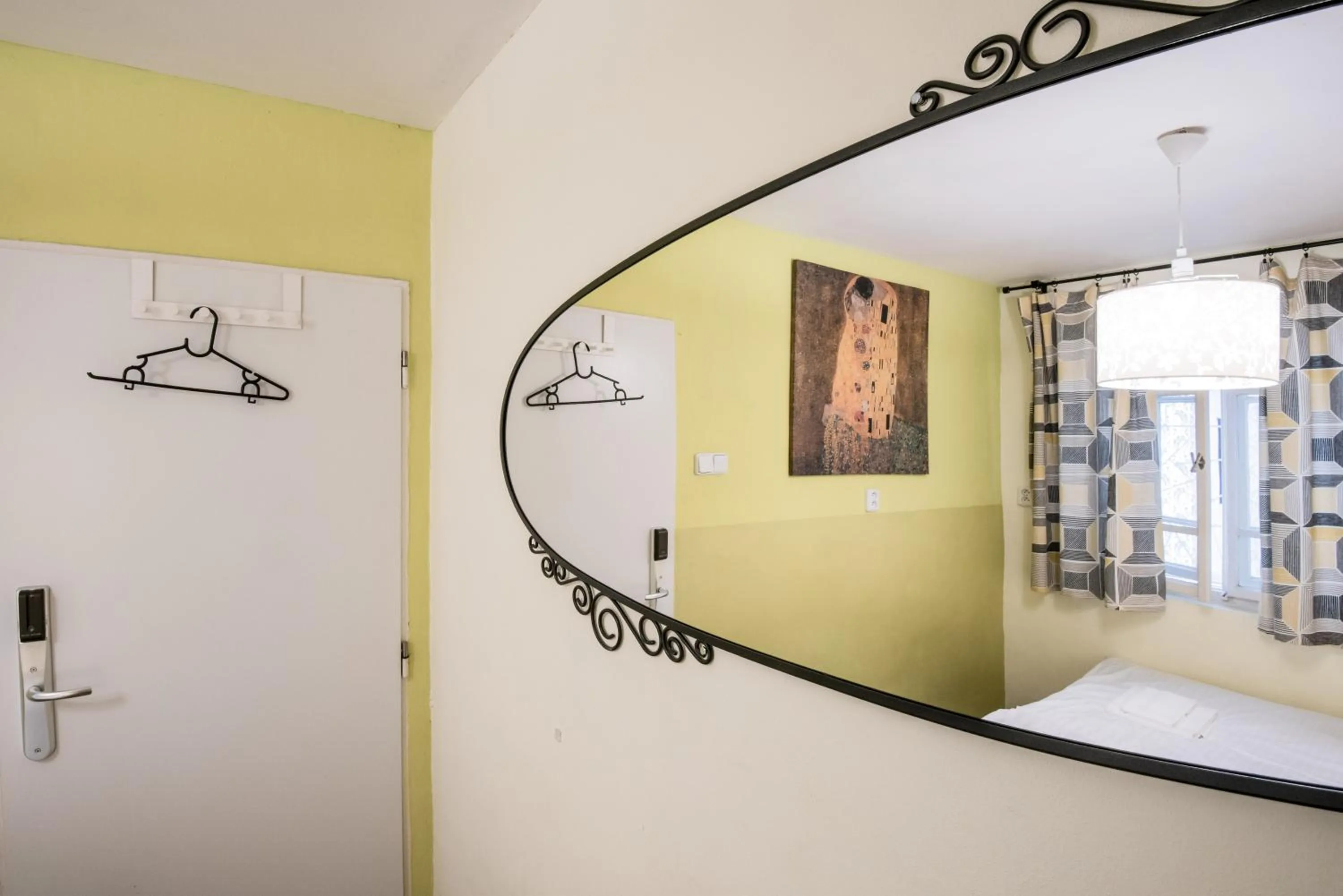 Charles Bridge Hostel & Apartments