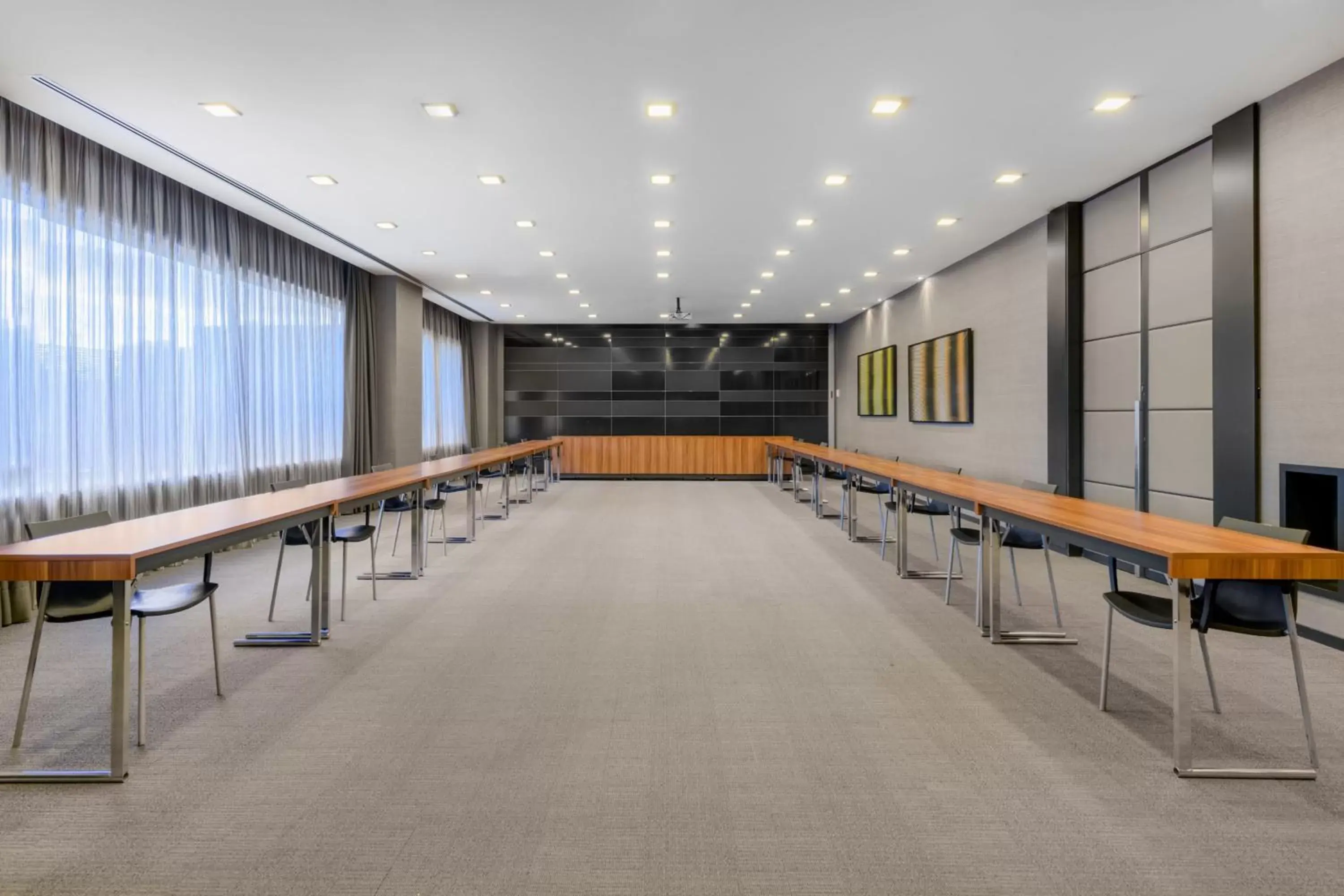 Meeting/conference room in AC Hotel Murcia by Marriott