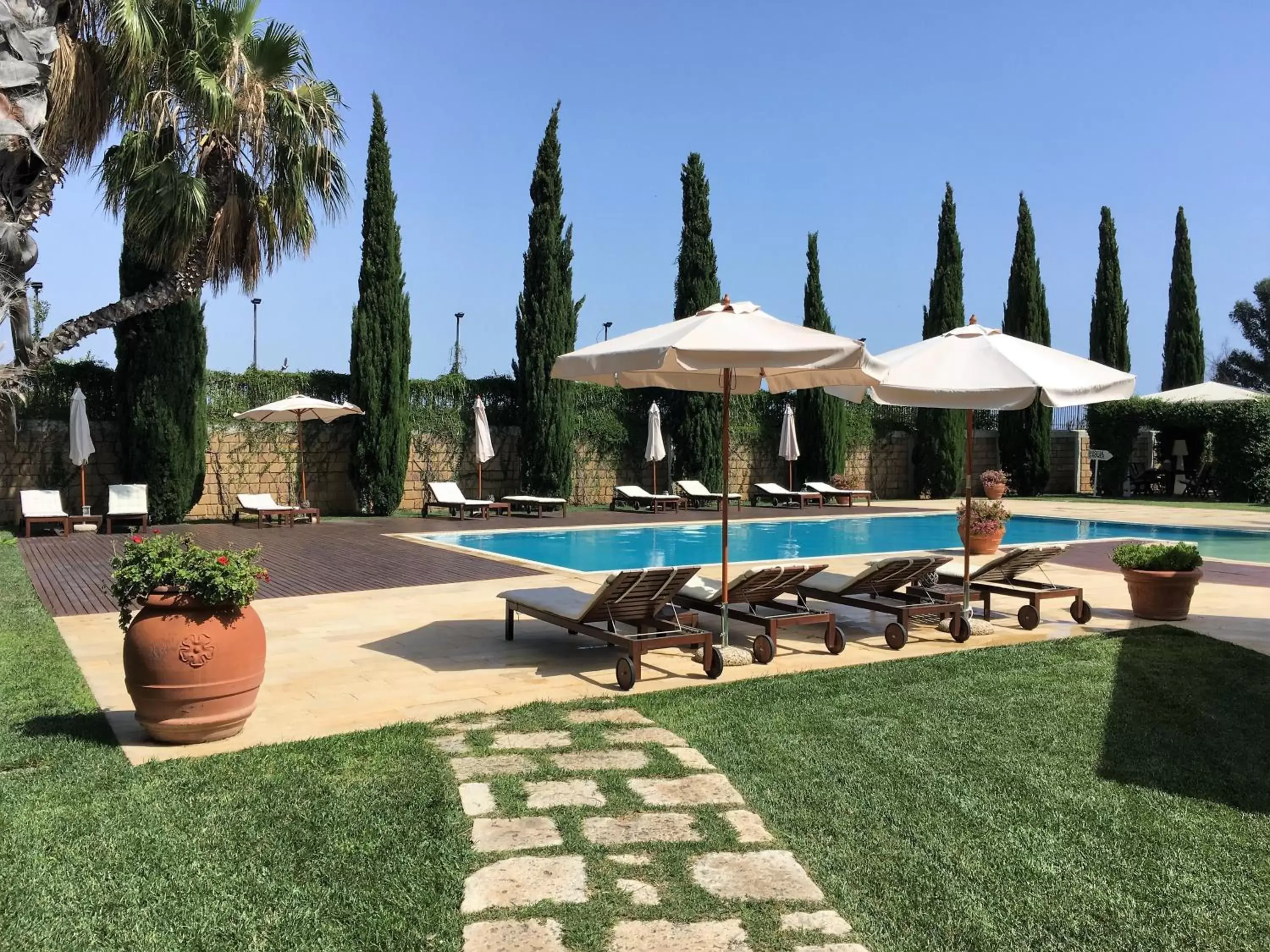 Garden, Swimming Pool in Archeo Hotel