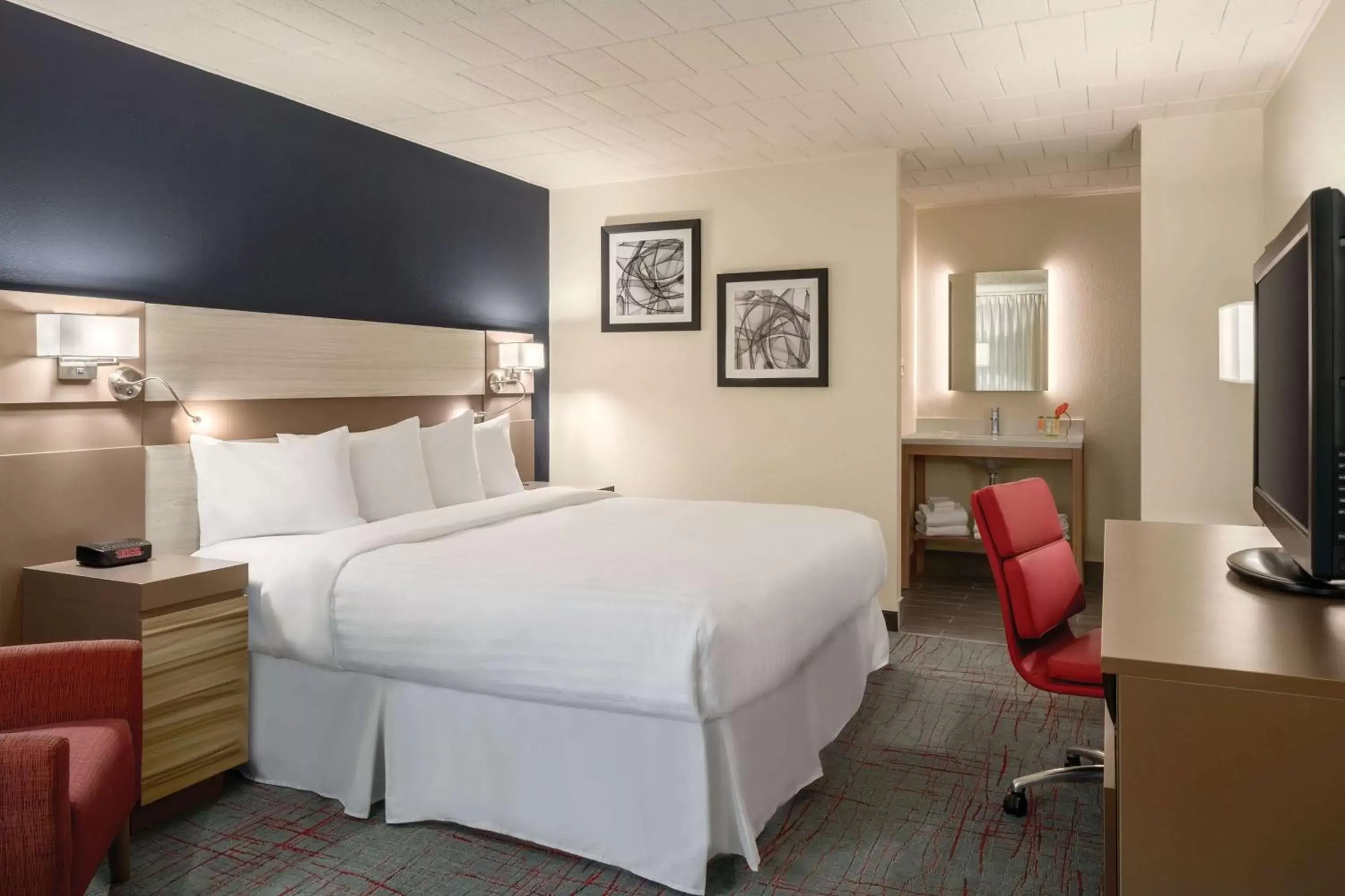 Photo of the whole room, Bed in Ramada by Wyndham Indiana Photo of the whole room, Bed in Ramada by Wyndham Indiana