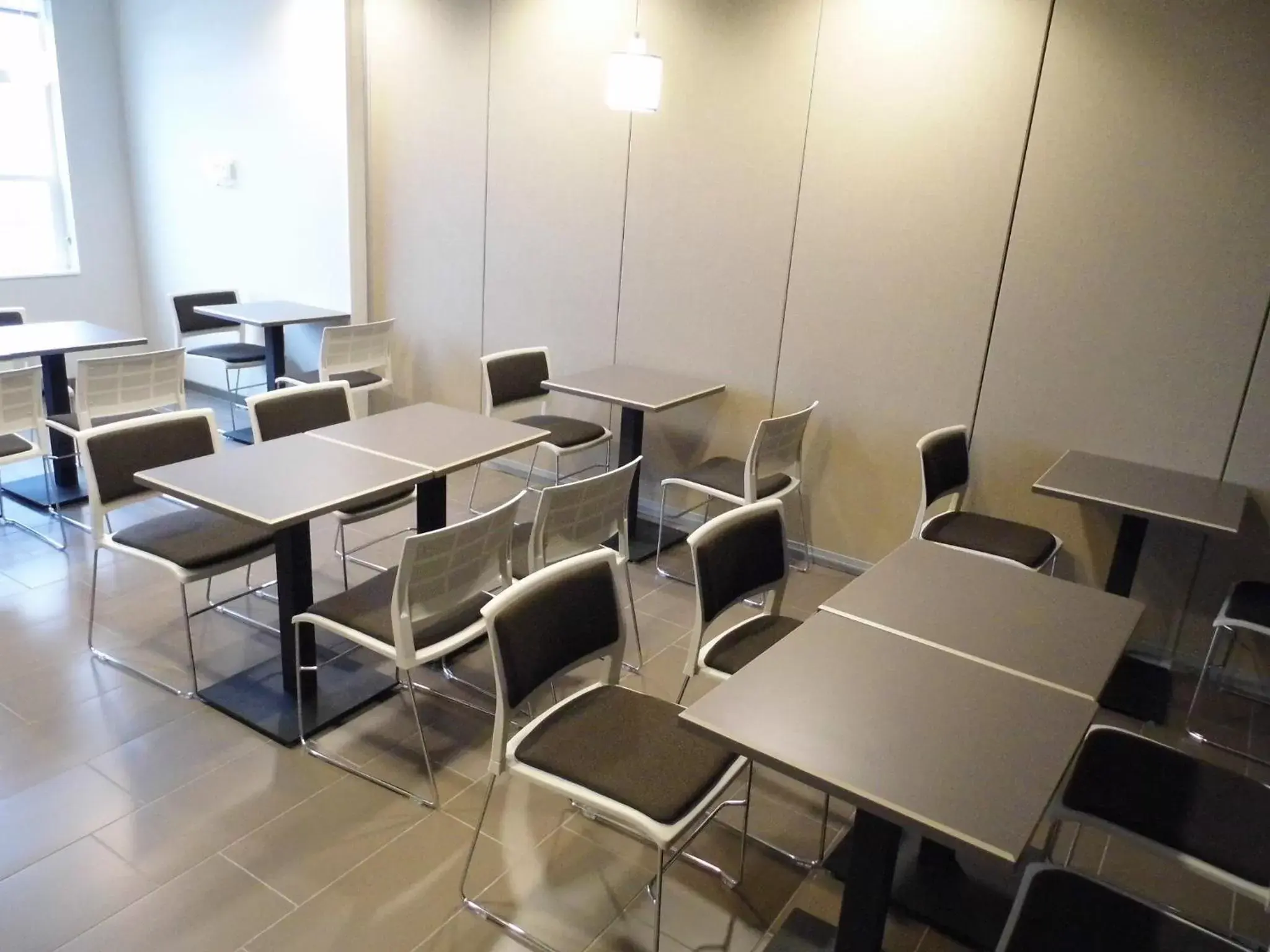 Lobby or reception, Dining Area in Microtel Inn & Suites by Wyndham Vernal/Naples