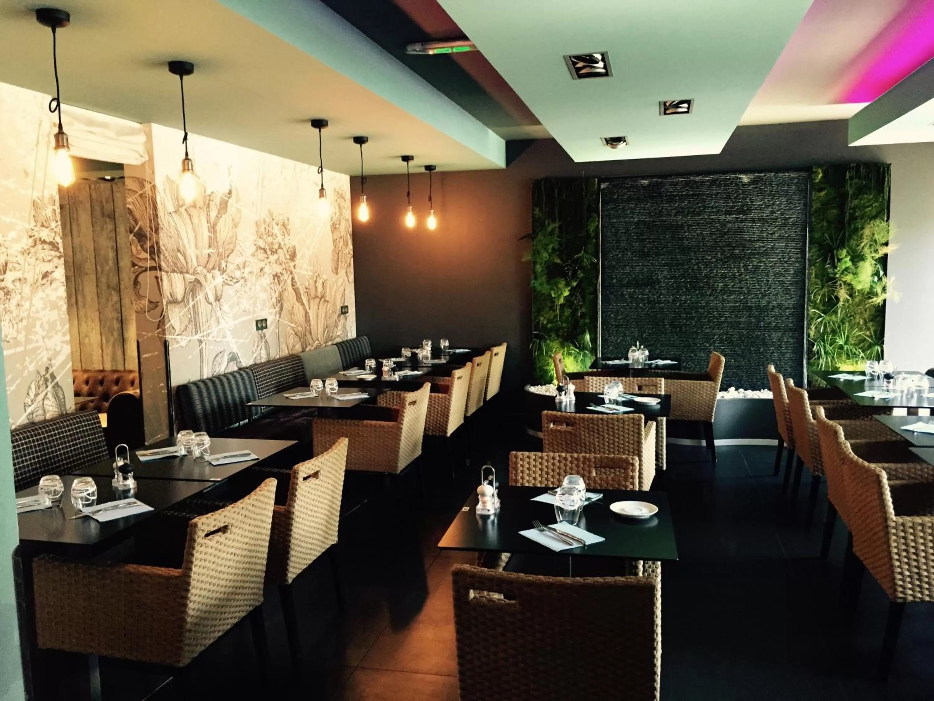 Restaurant/places to eat in Nota Bene