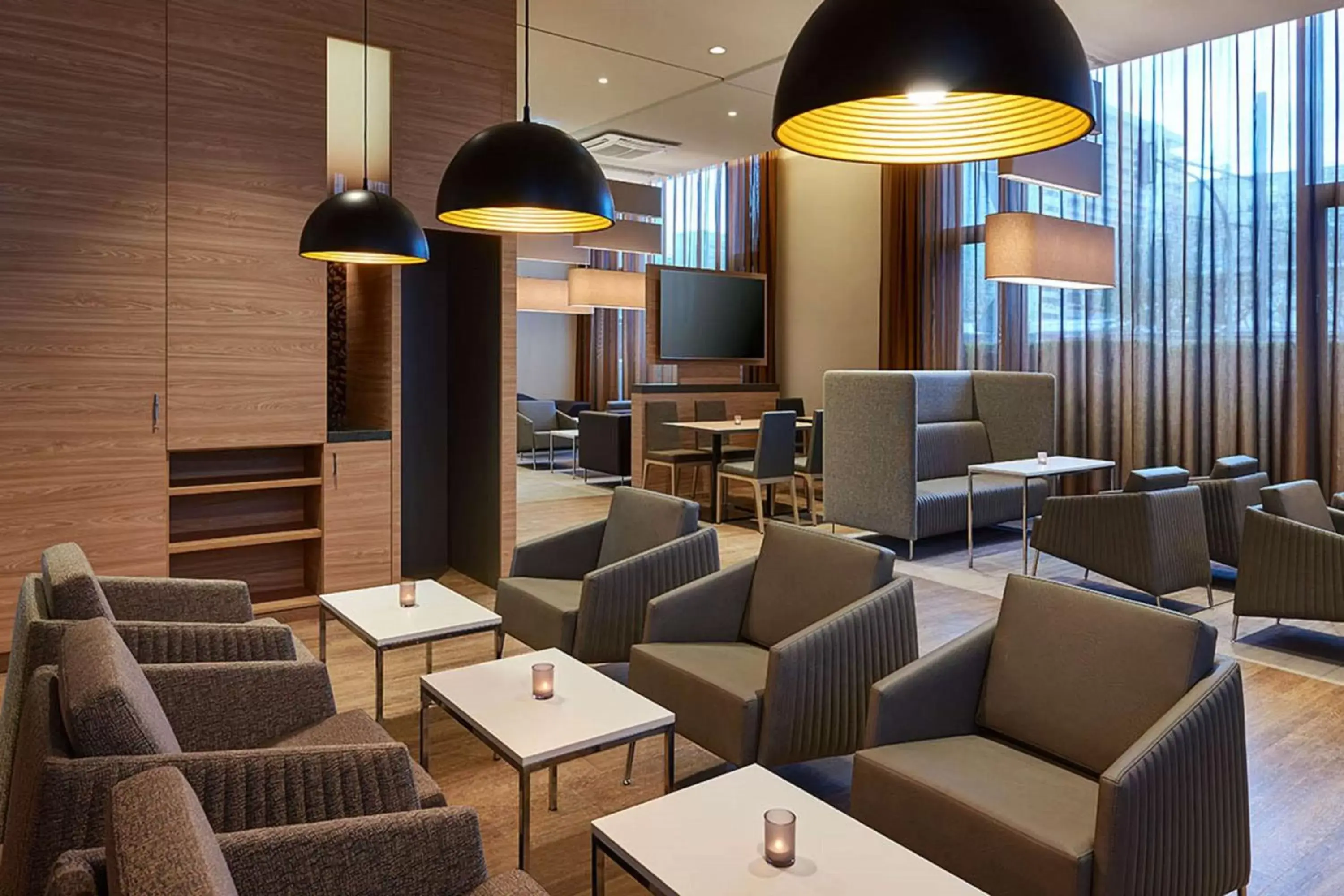 Lounge or bar, Lounge/Bar in Hampton by Hilton Berlin City Centre Alexanderplatz