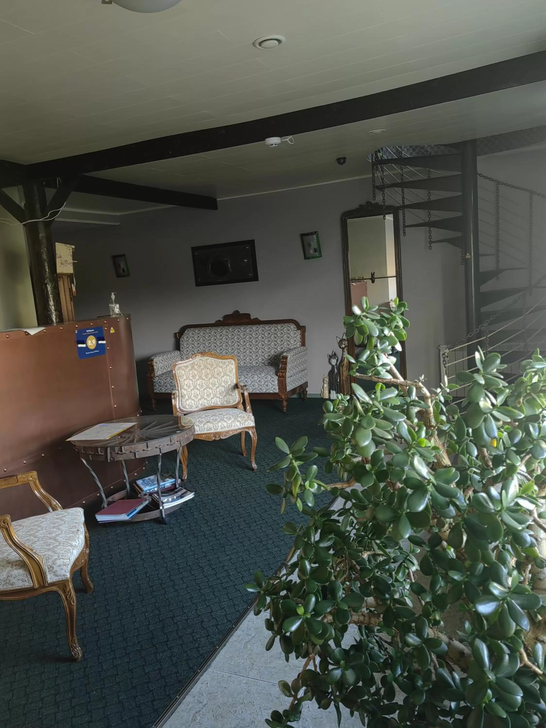 Communal lounge/ TV room in Route House 39 Motel