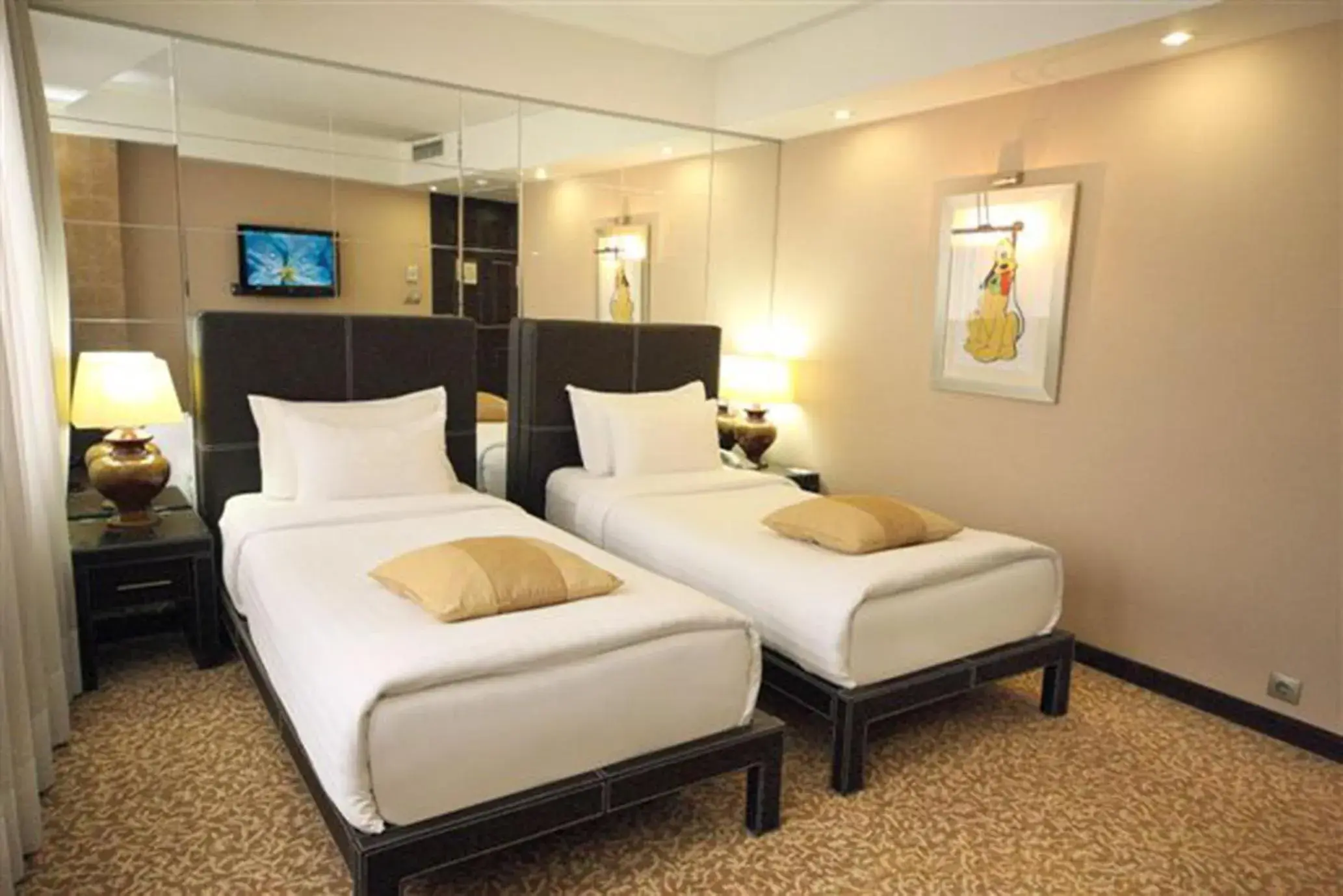 TV and multimedia, Bed in Cartoon Hotel