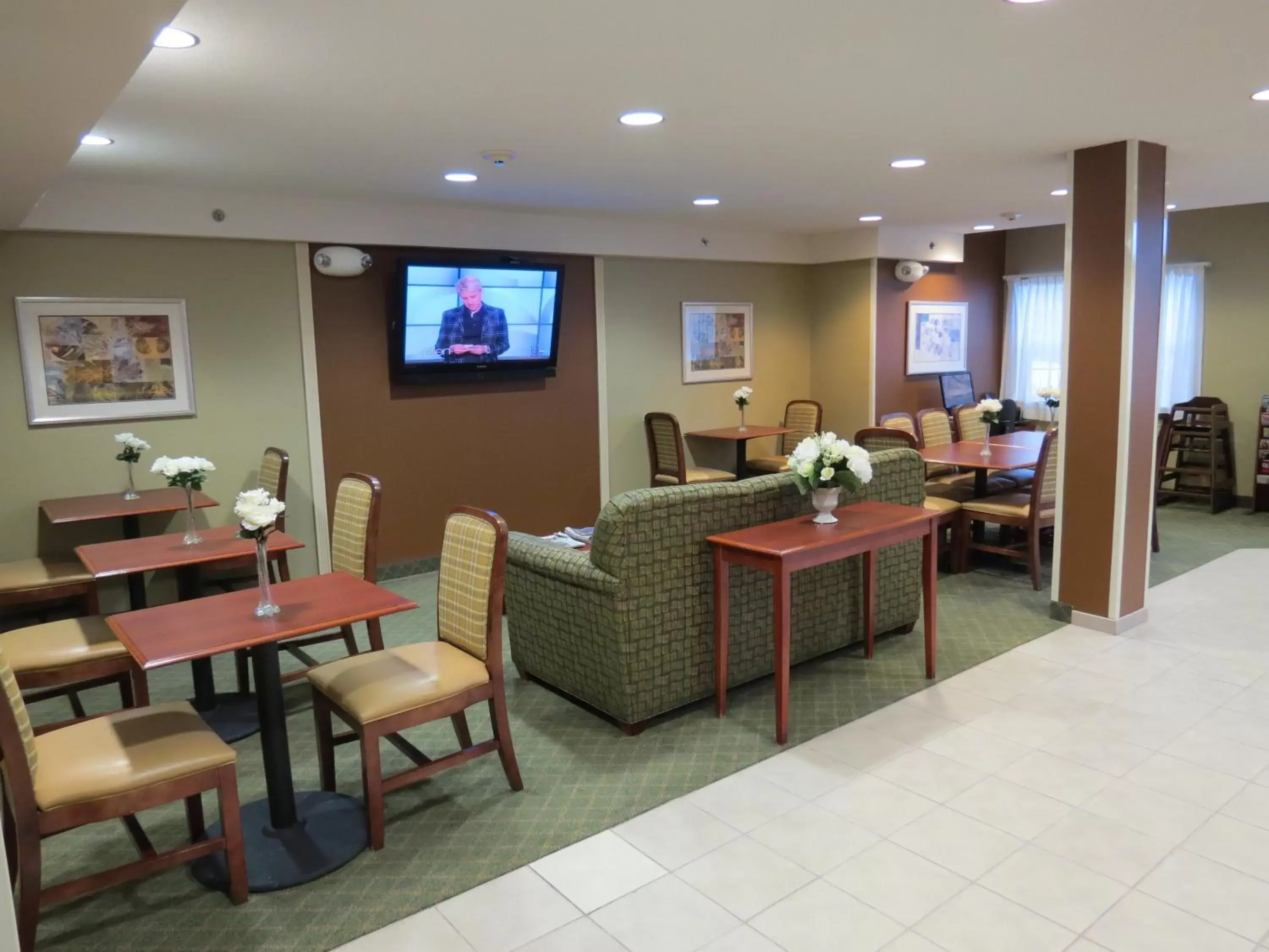 Lobby or reception in Microtel Inn & Suites Dover by Wyndham