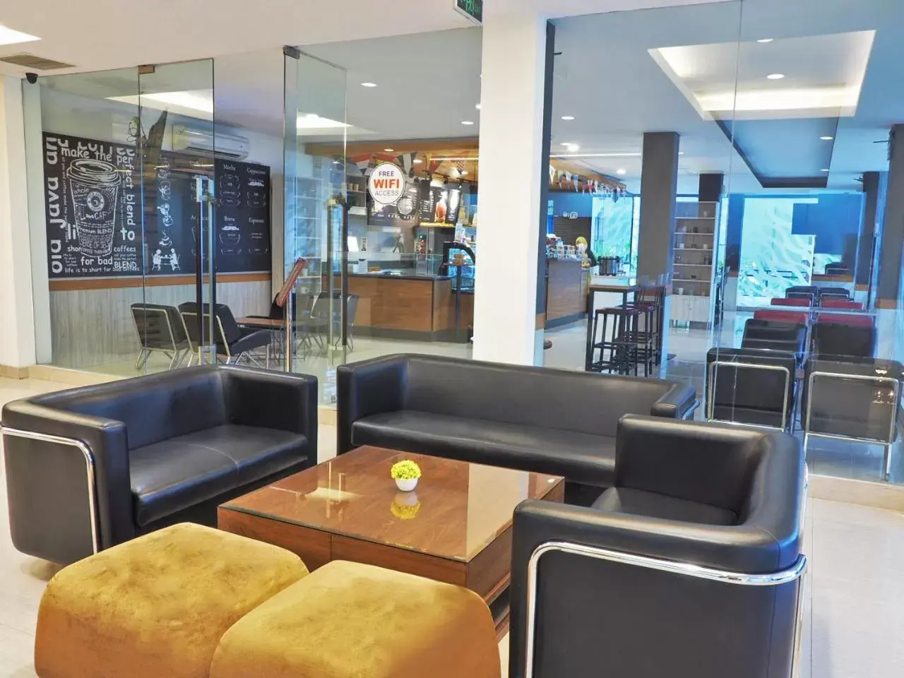 Lobby or reception, Lounge/Bar in d'primahotel ITC Mangga Dua