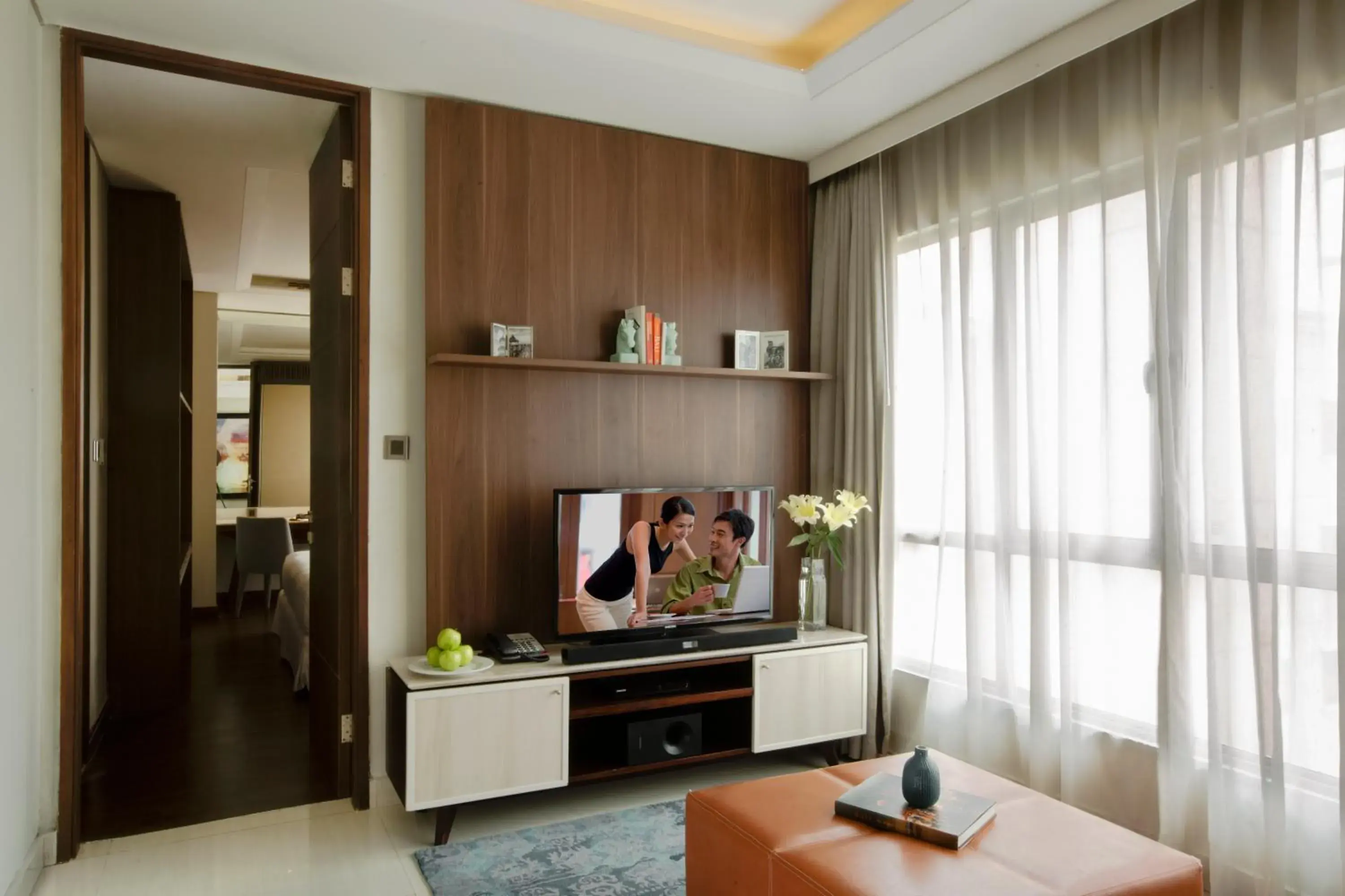 Living room, TV/Entertainment Center in Ascott Waterplace Surabaya