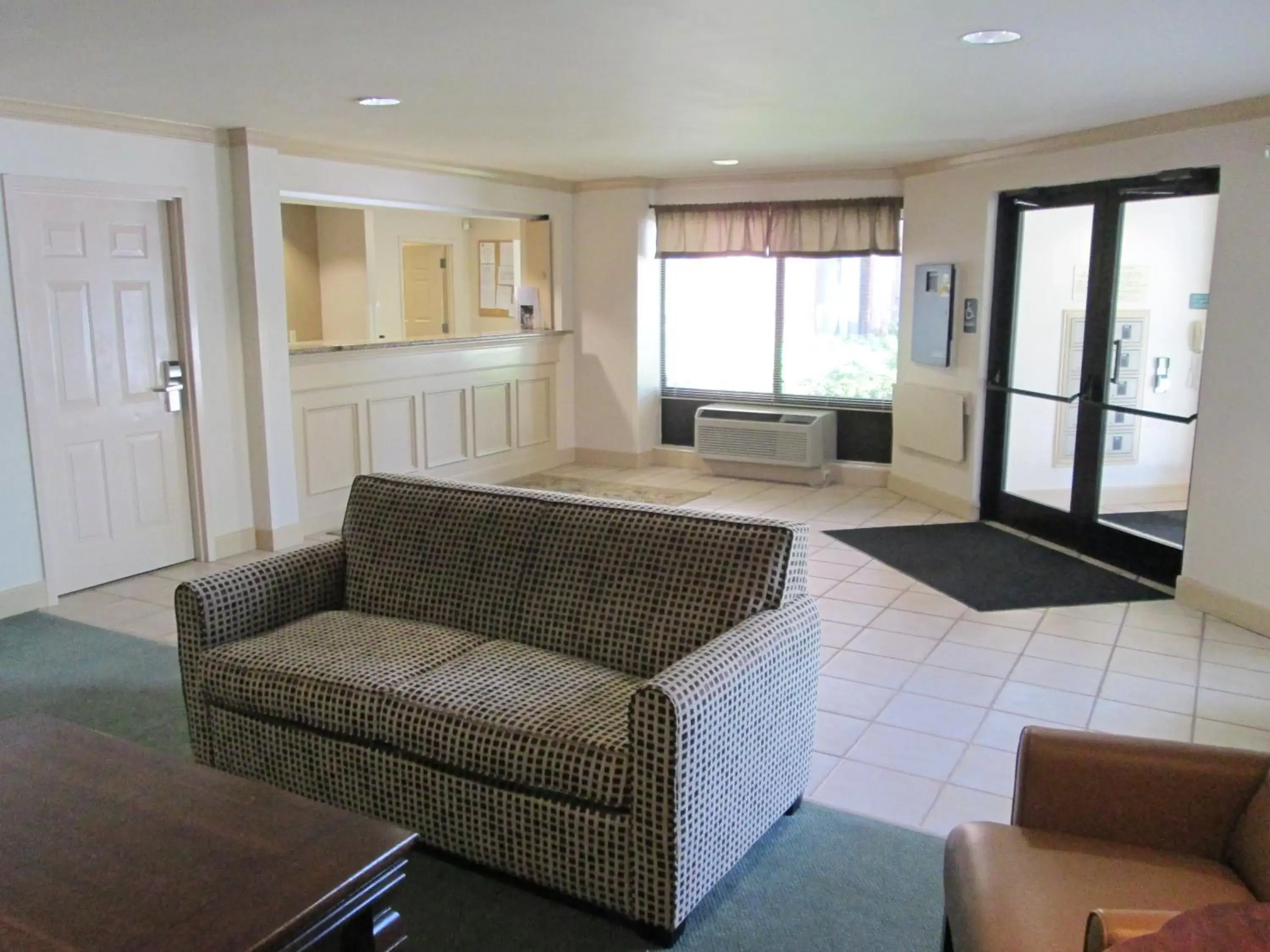 Lobby or reception, Seating Area in Extended Stay America Suites - Dallas - Farmers Branch