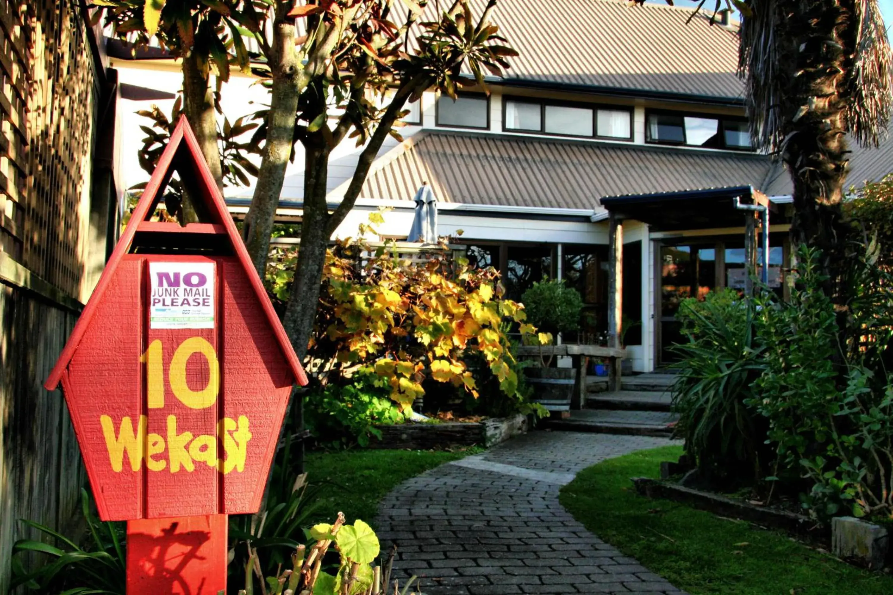 Facade/entrance, Property Building in Tasman Bay Backpackers