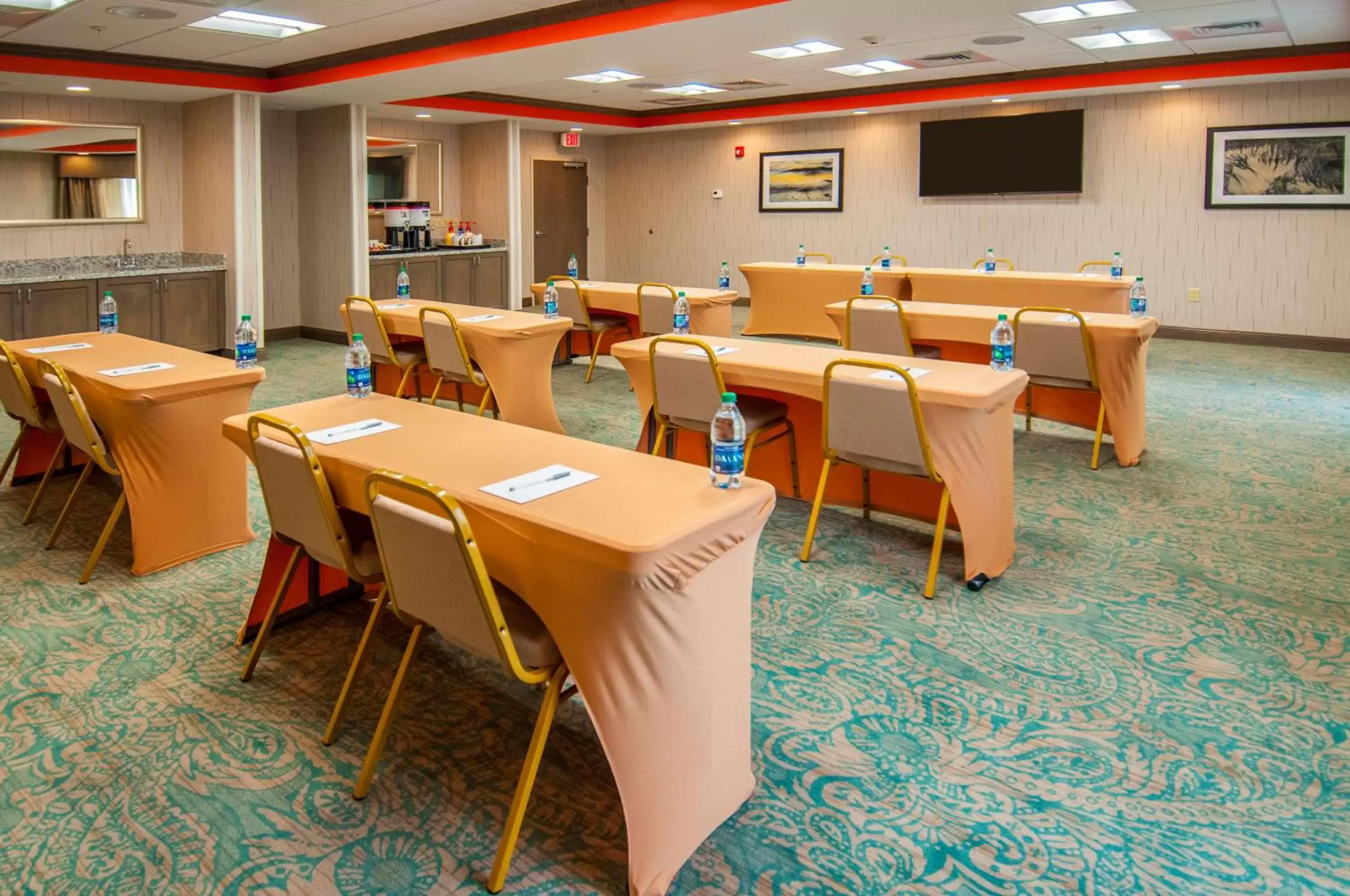 Meeting/conference room, Restaurant/Places to Eat in Hampton Inn & Suites Pensacola/I-10 Pine Forest Road