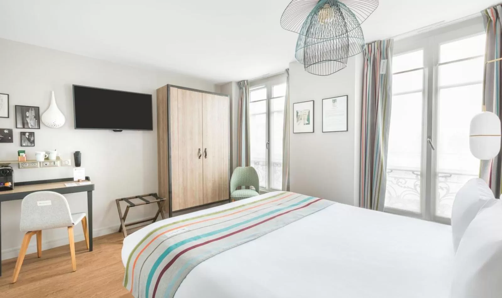 Photo of the whole room, Bed in Hotel Litteraire Marcel Ayme, BW Premier Collection