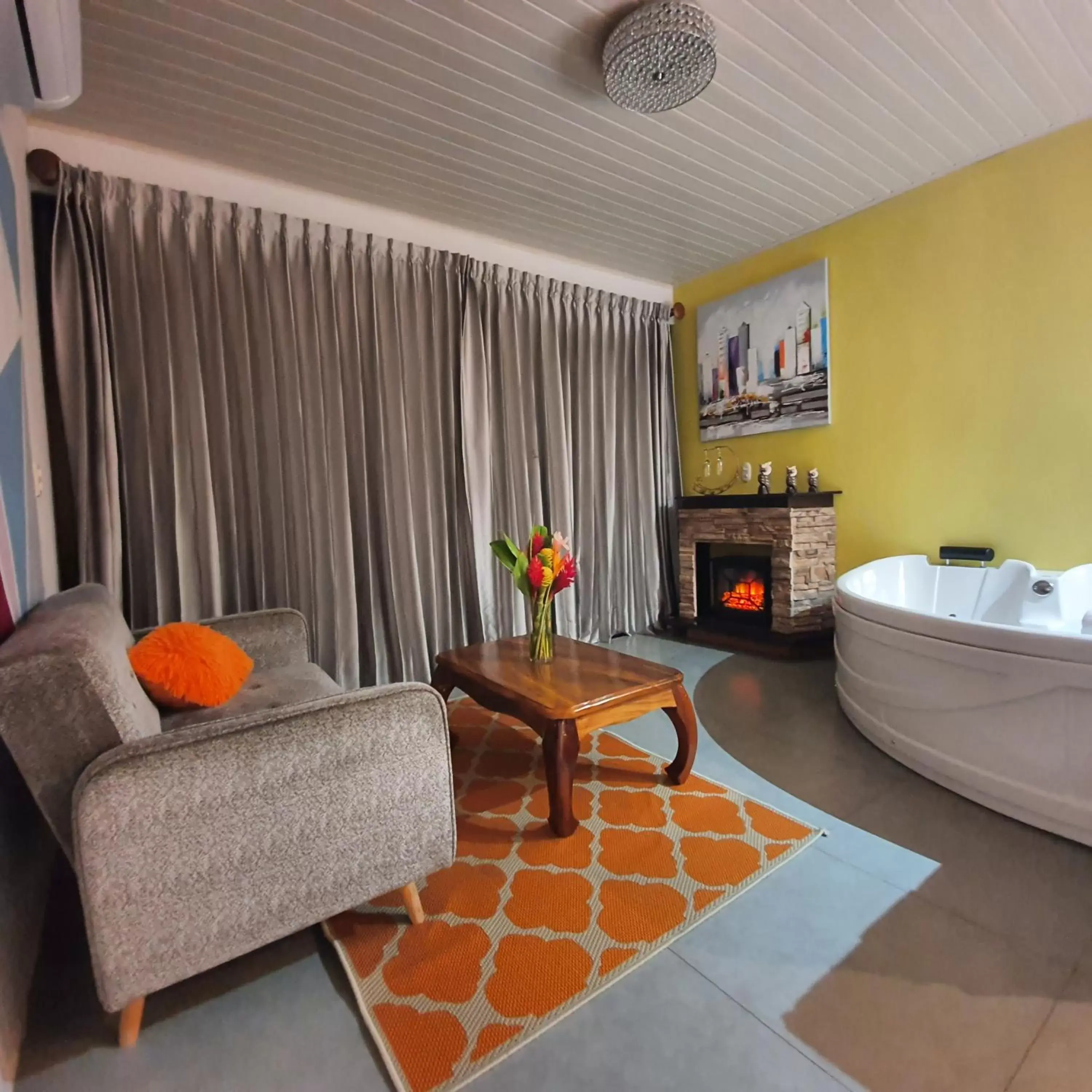 Living room, Seating Area in Yellow Tree Suites