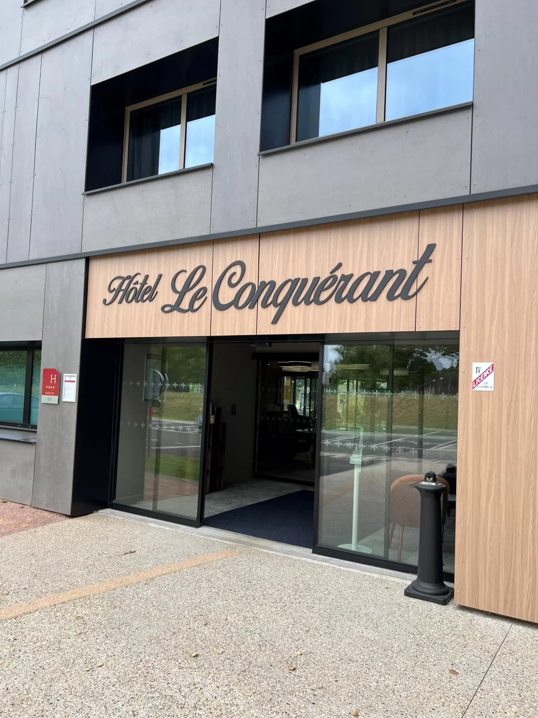 Property building in Best Western Plus Le Conquerant Rouen Nord