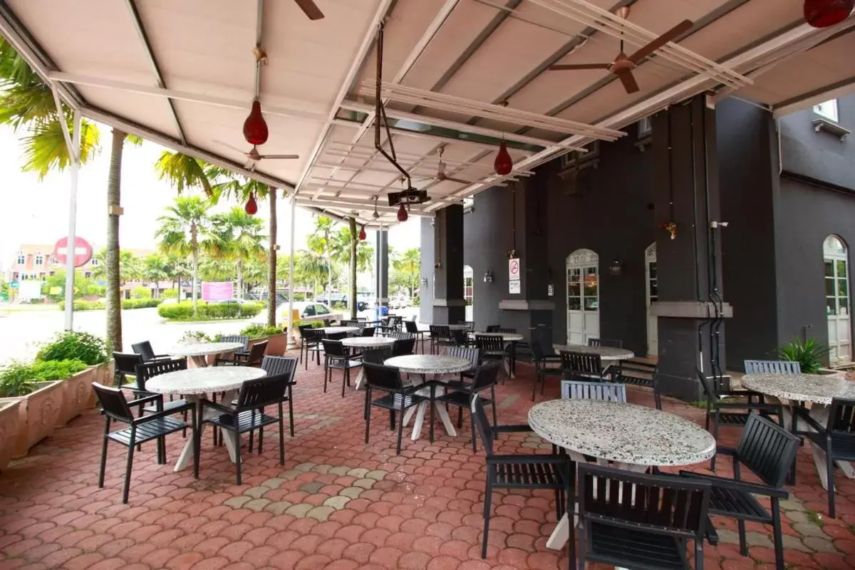 Restaurant/Places to Eat in Grand Kampar Hotel