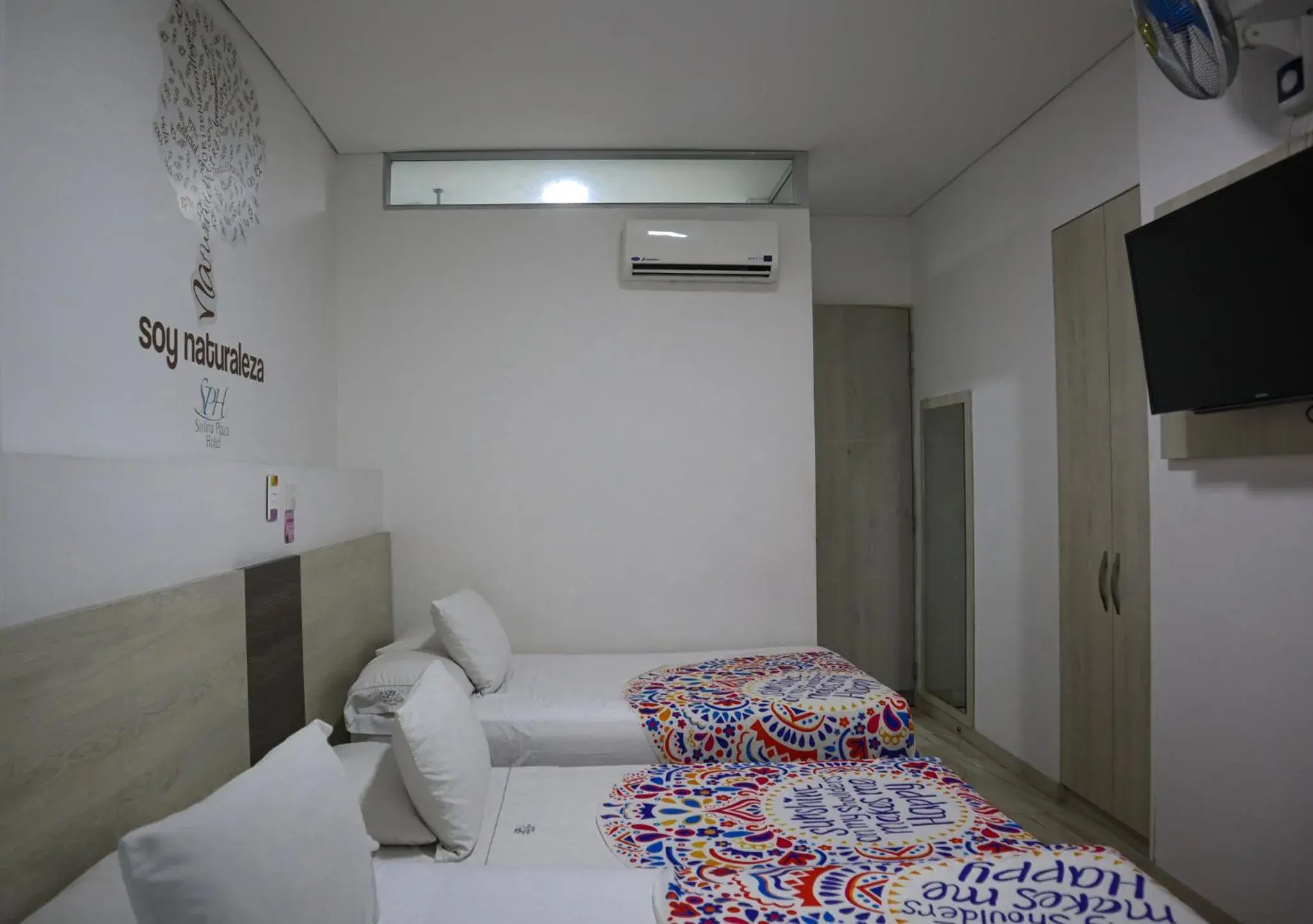 Bed in Sixtina Plaza Hotel