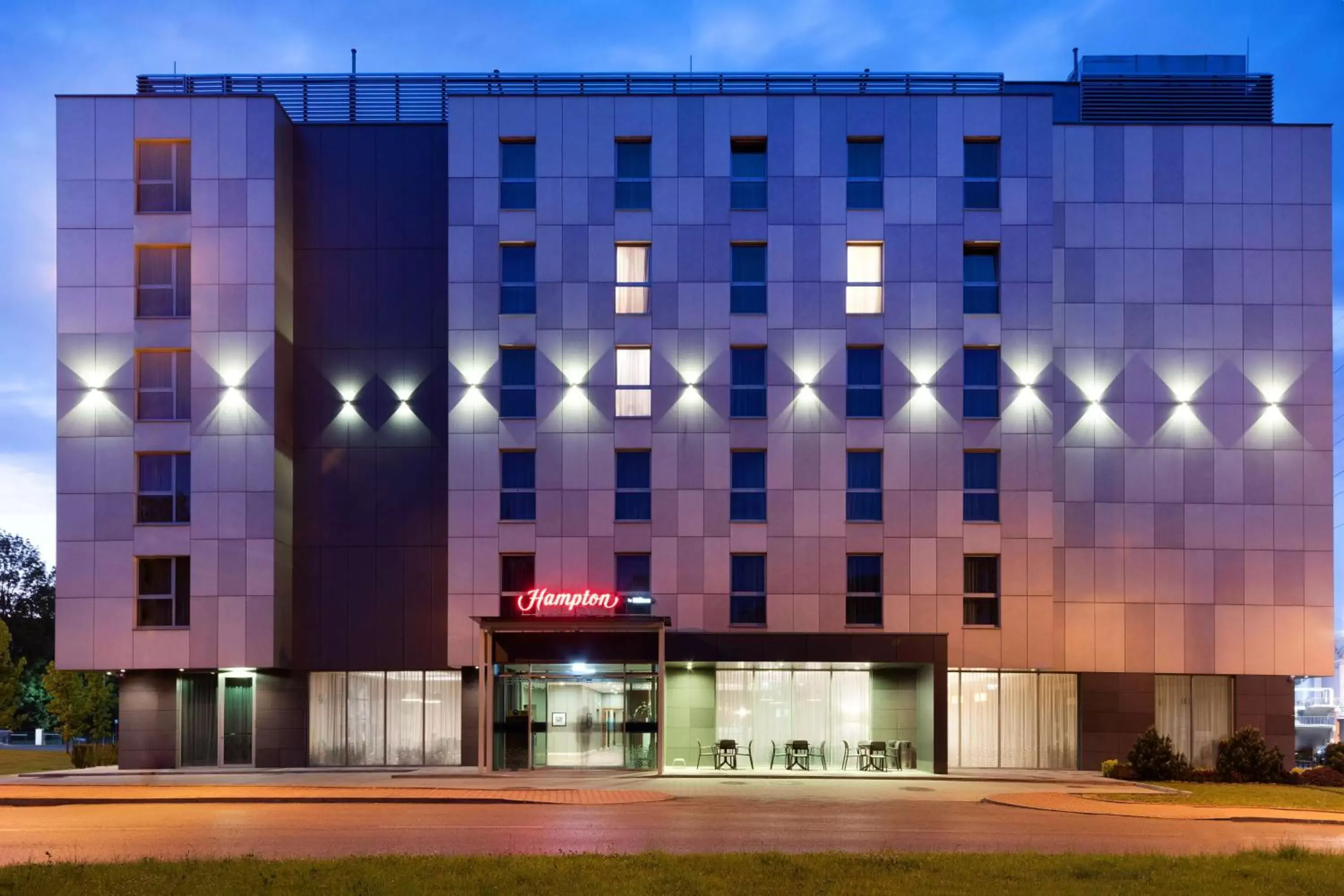 Property building in Hampton by Hilton Krakow Property building in Hampton by Hilton Krakow