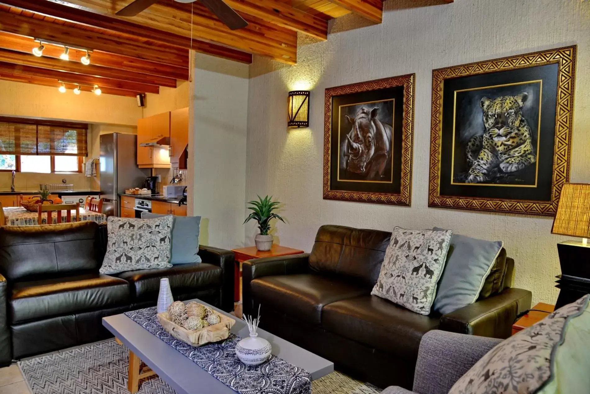 Living room in Cambalala - Luxury Units - in Kruger Park Lodge - Serviced Daily, Free Wi-Fi