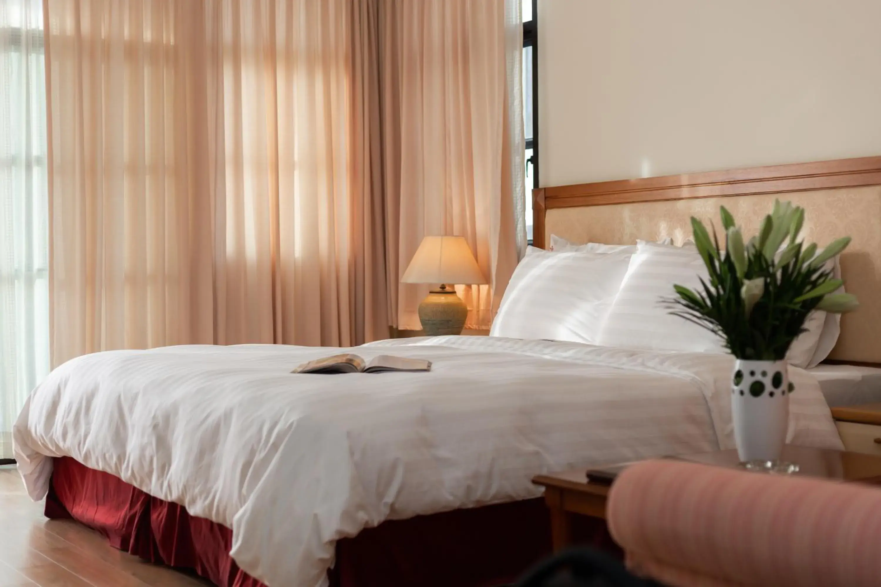 Bedroom, Bed in Oriental Palace