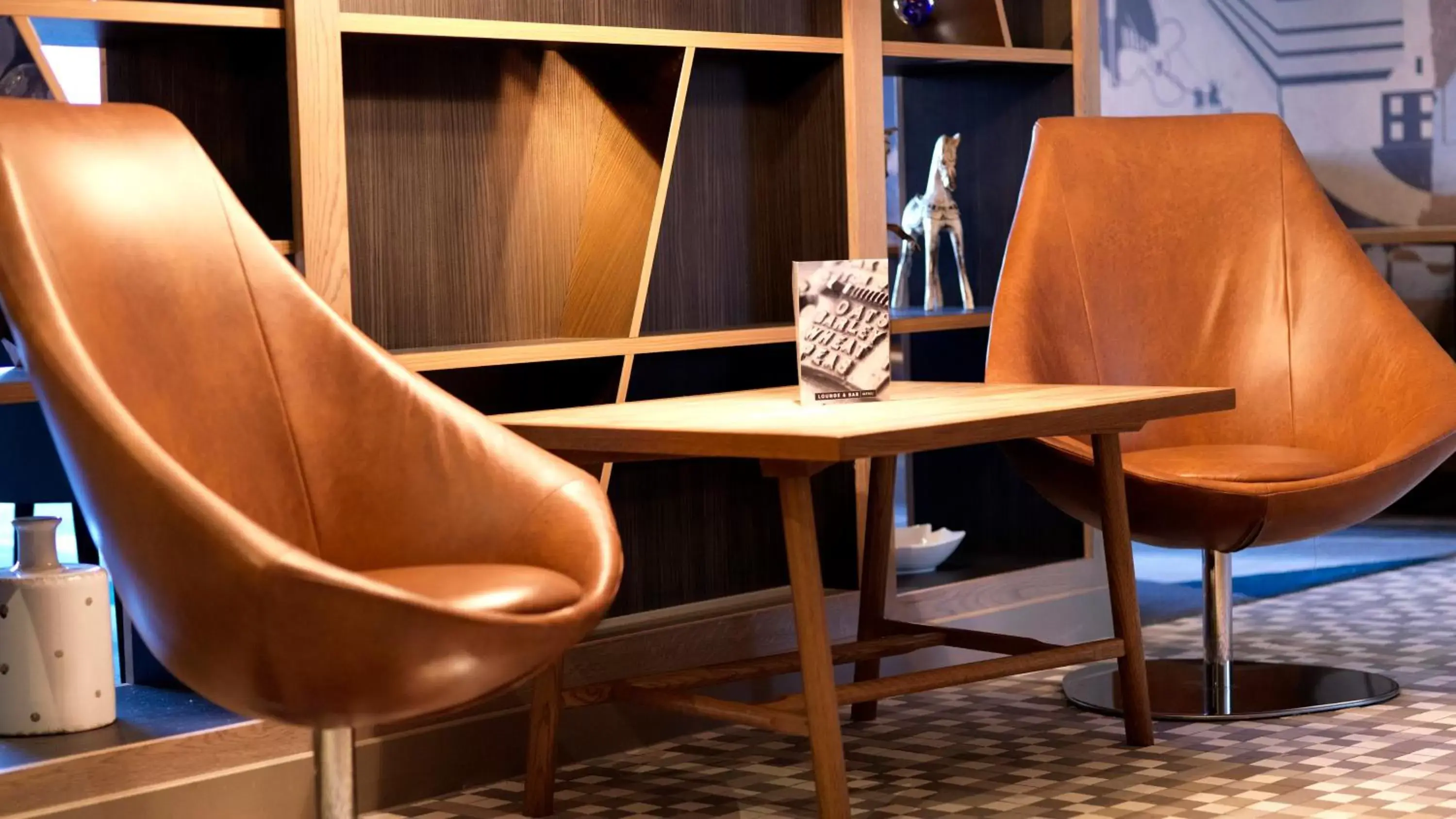 Lounge or bar, Seating Area in Crowne Plaza Plymouth, an IHG Hotel