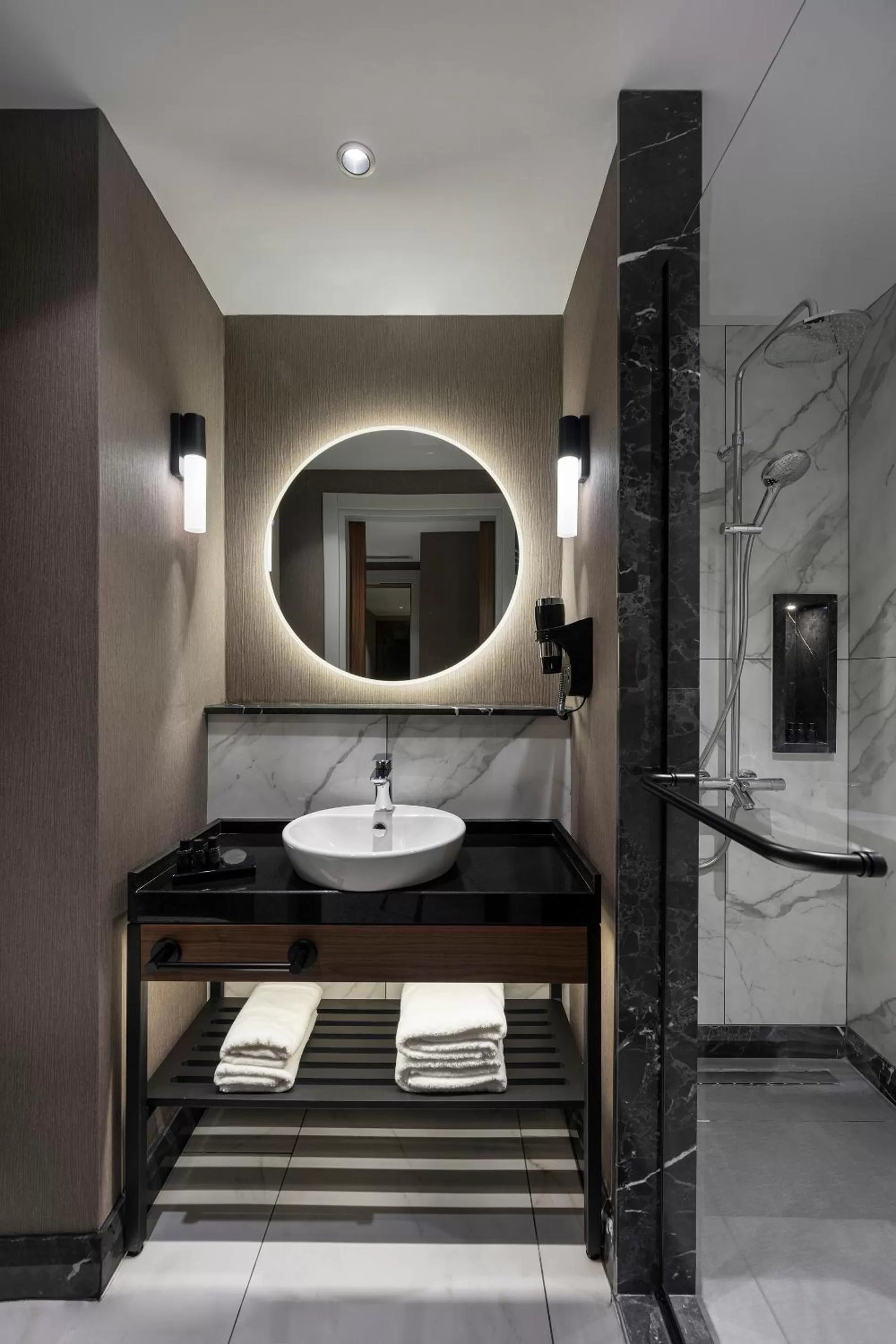 Bathroom in Livro Hotel