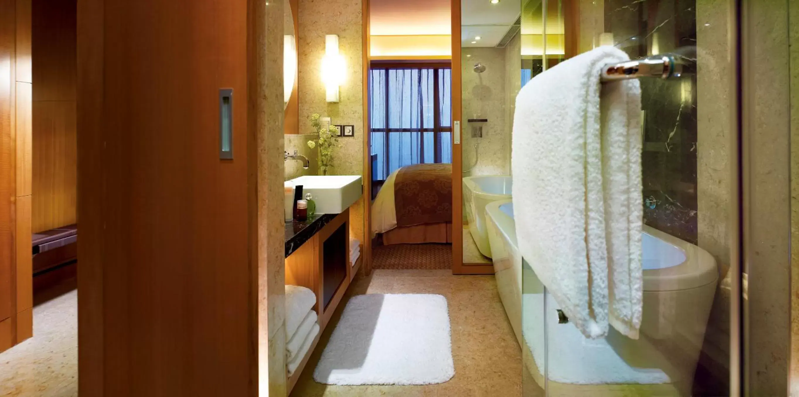 Shower, Bathroom in Glenview ITC Plaza Chongqing