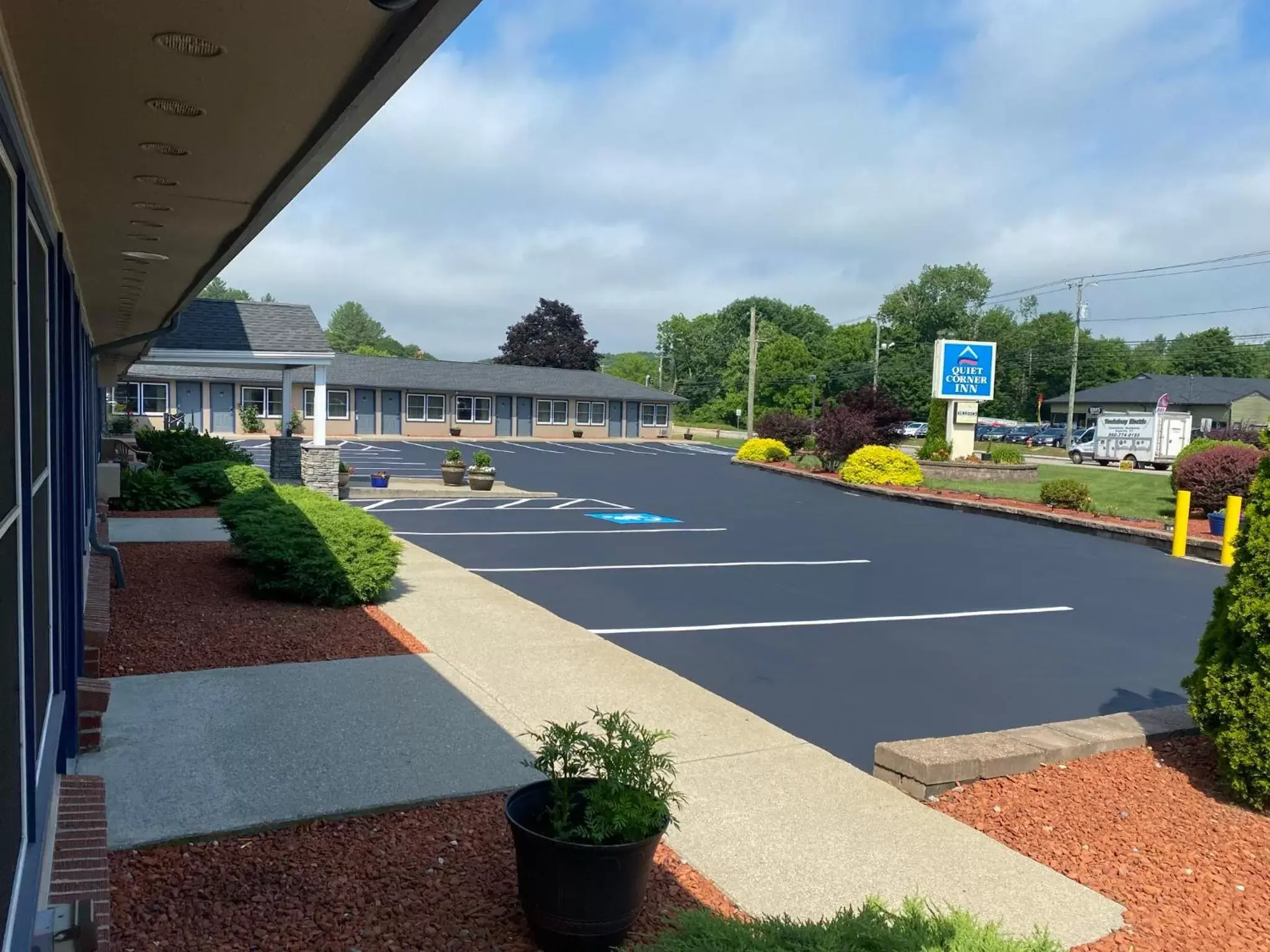 Parking in Quiet Corner Inn