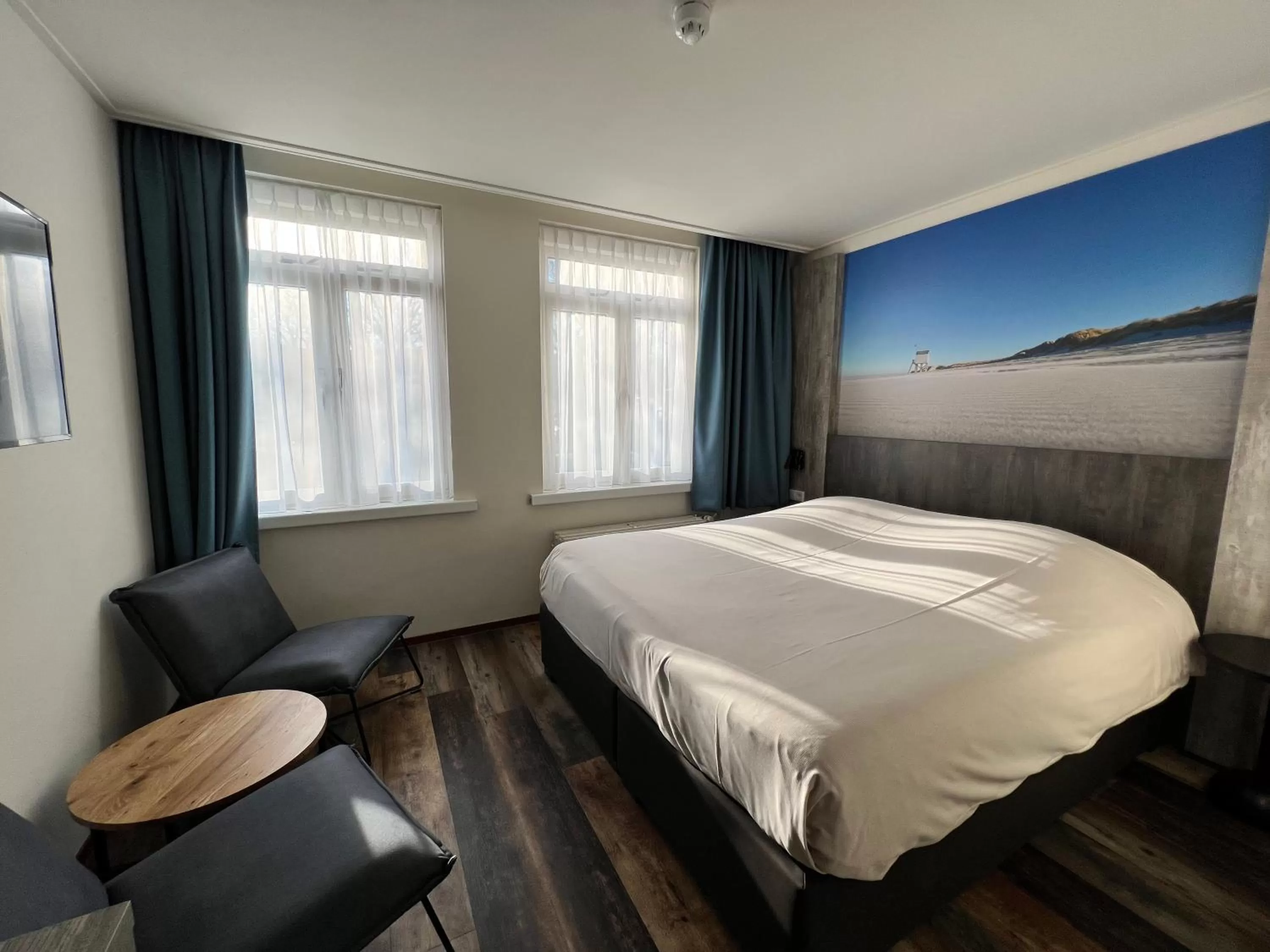 Photo of the whole room, Bed in Hotel Nap