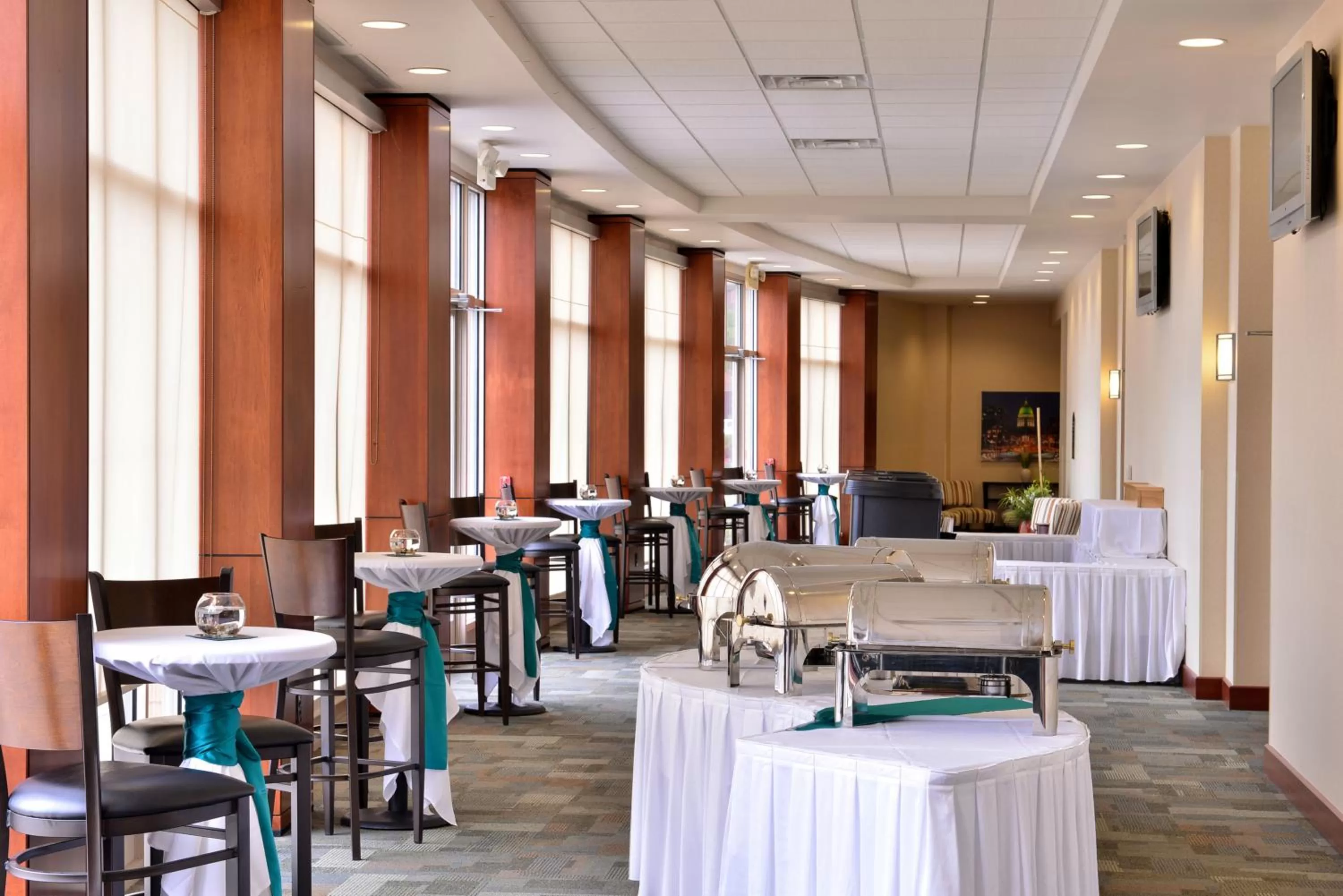 Meeting/conference room in Holiday Inn Madison at The American Center by IHG