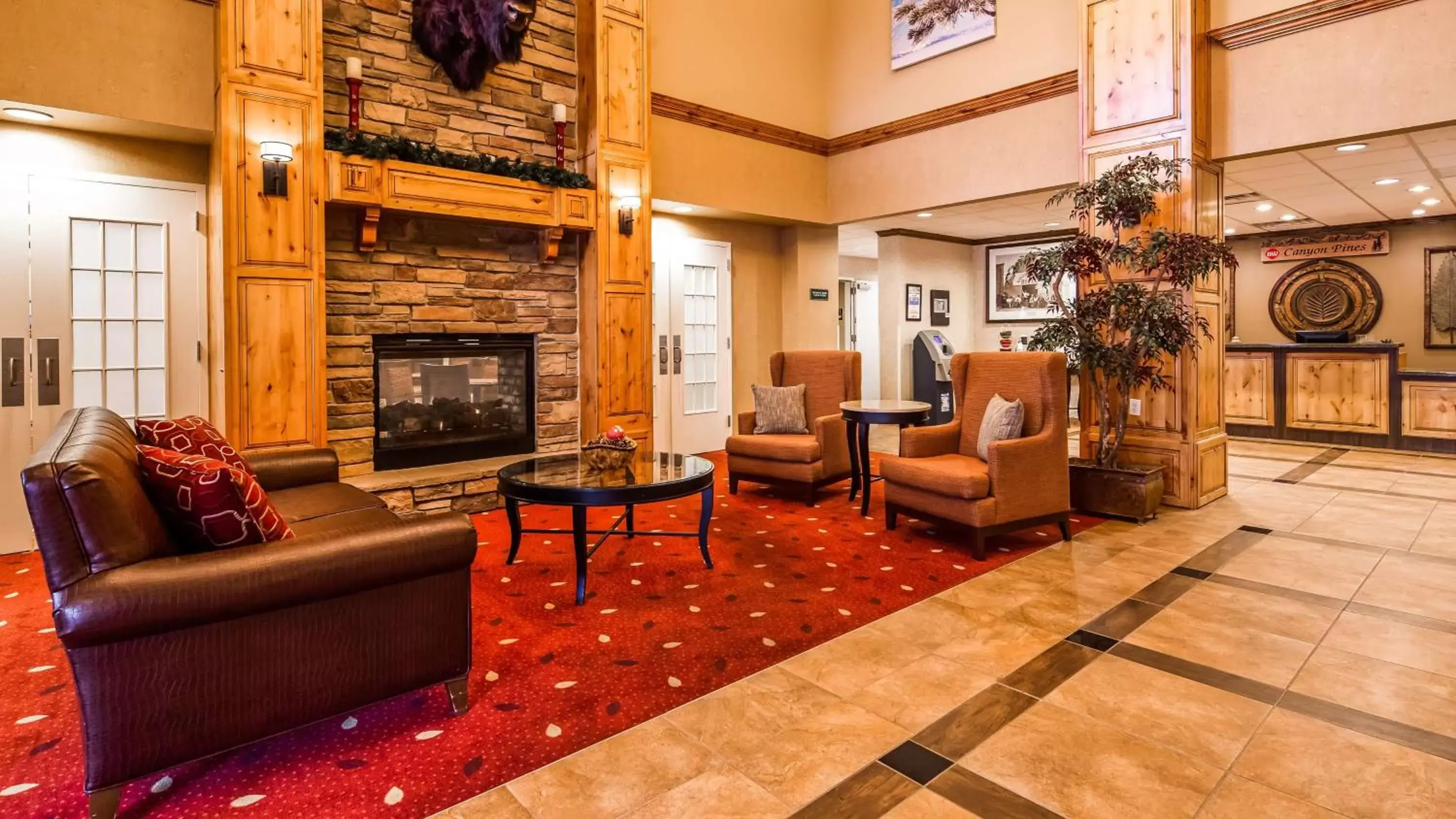 Lobby or reception, Seating Area in Best Western Plus Canyon Pines