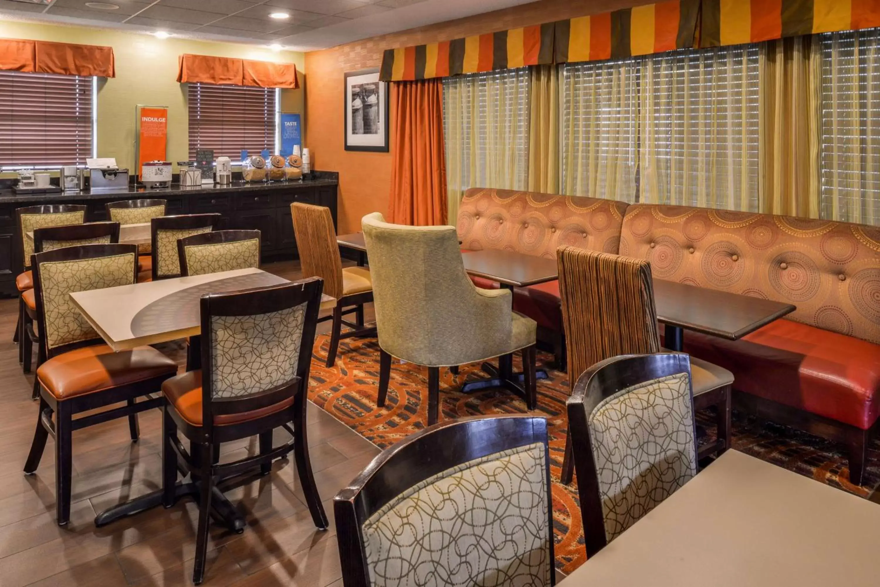 Dining area, Restaurant/Places to Eat in Hampton Inn Elkhart