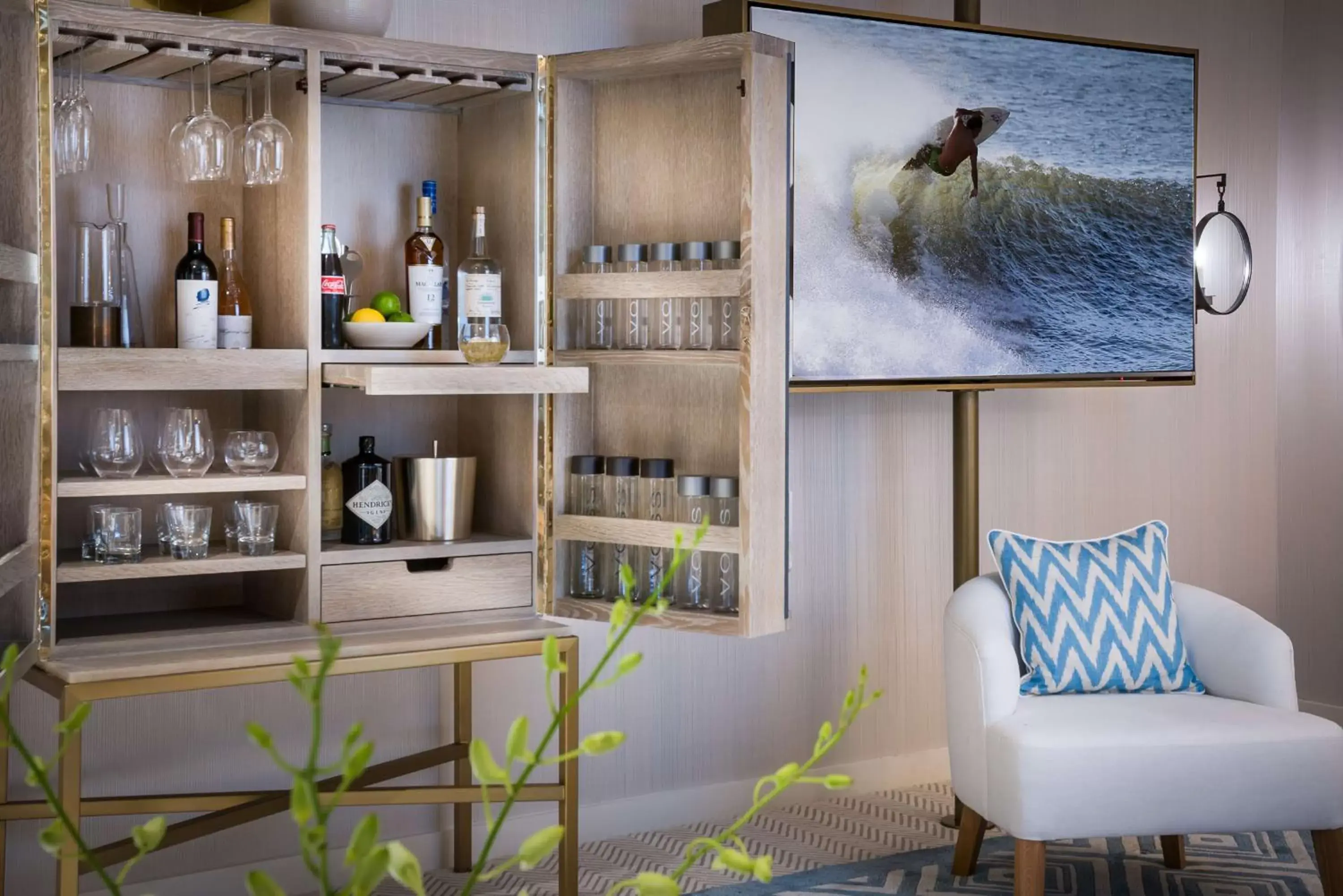 Living room in Oceana Santa Monica, LXR Hotels & Resorts Living room in Oceana Santa Monica, LXR Hotels & Resorts