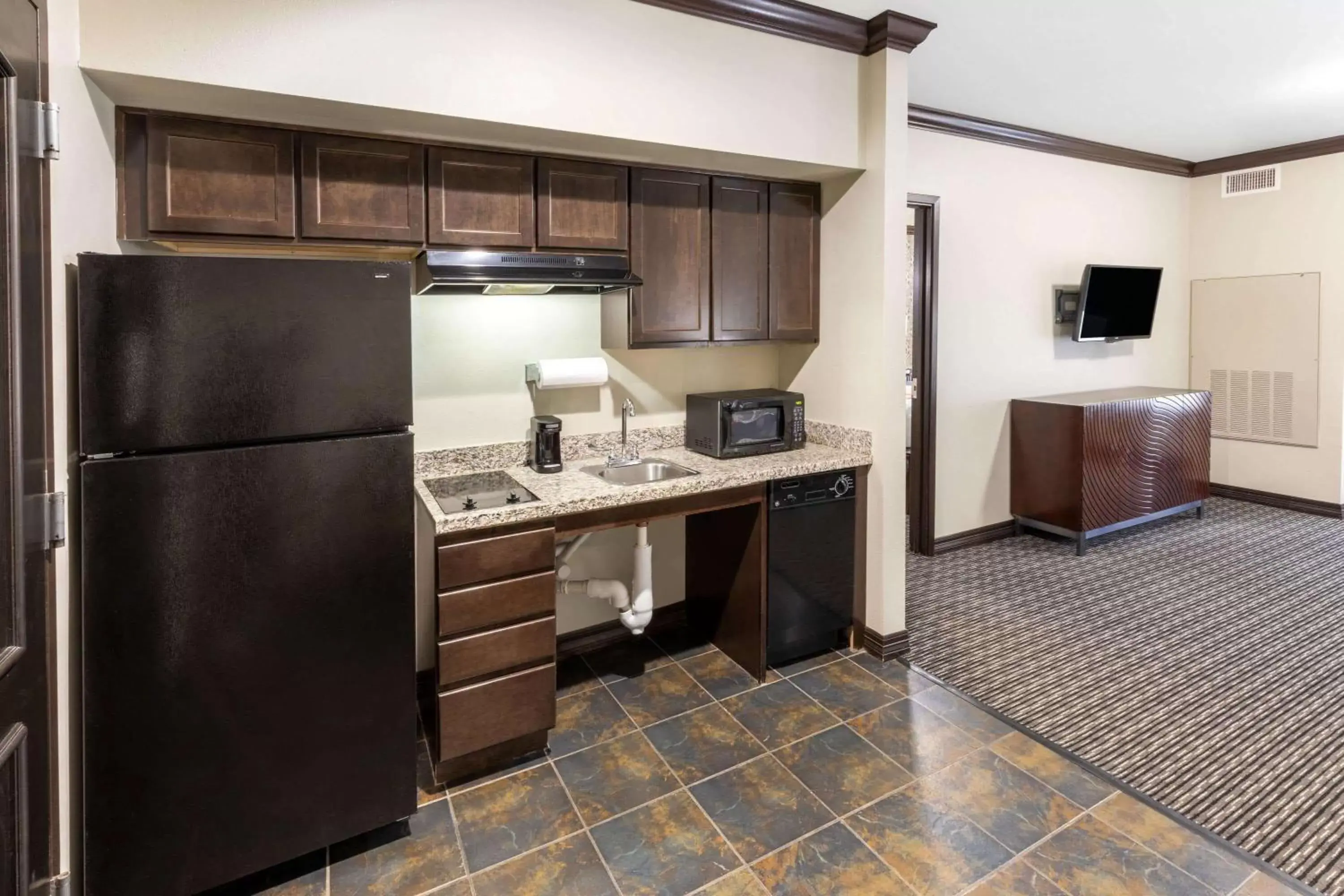 Photo of the whole room, Kitchen/Kitchenette in Hawthorn Suites by Wyndham Lubbock