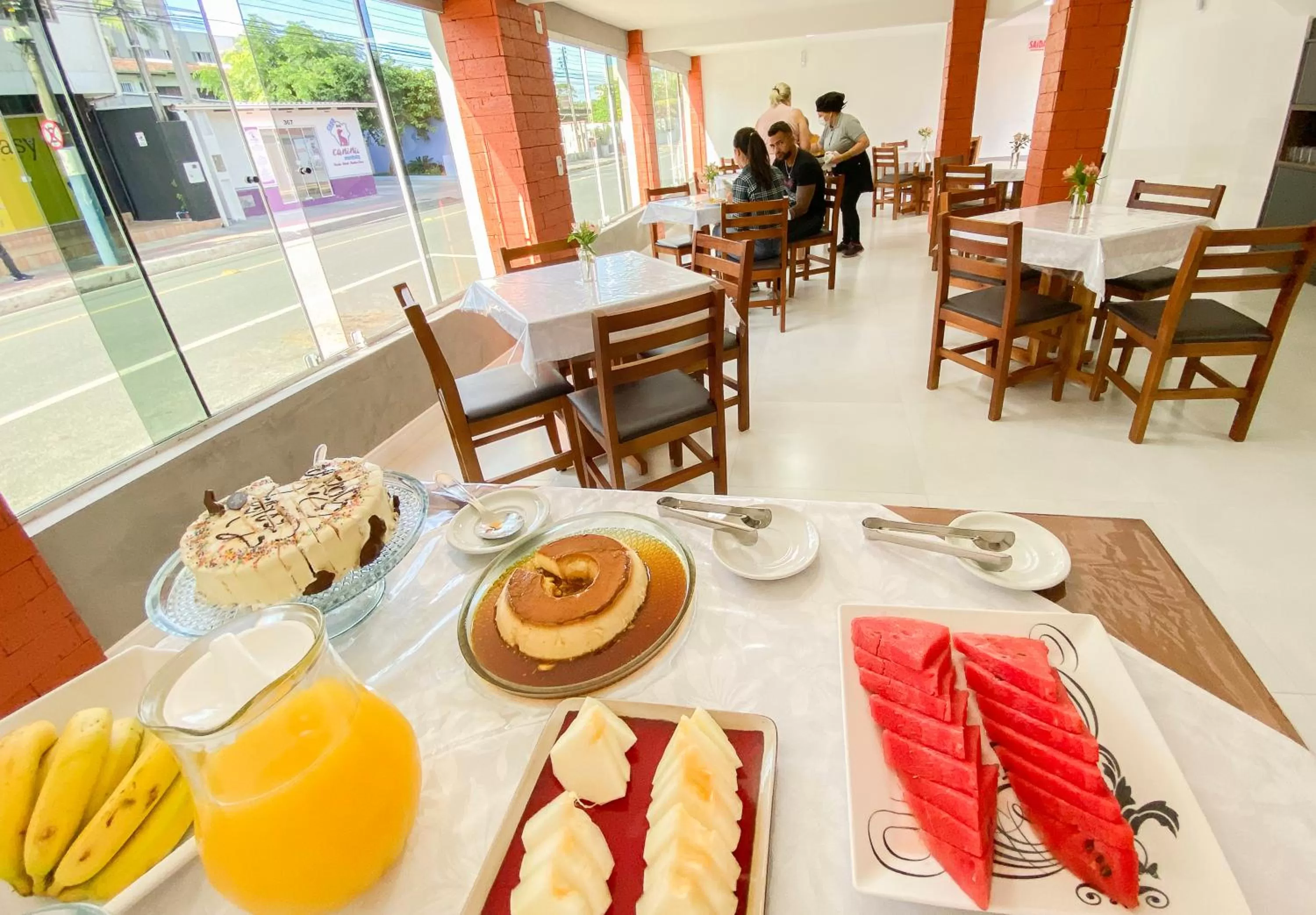 Breakfast, Restaurant/Places to Eat in GUINZA