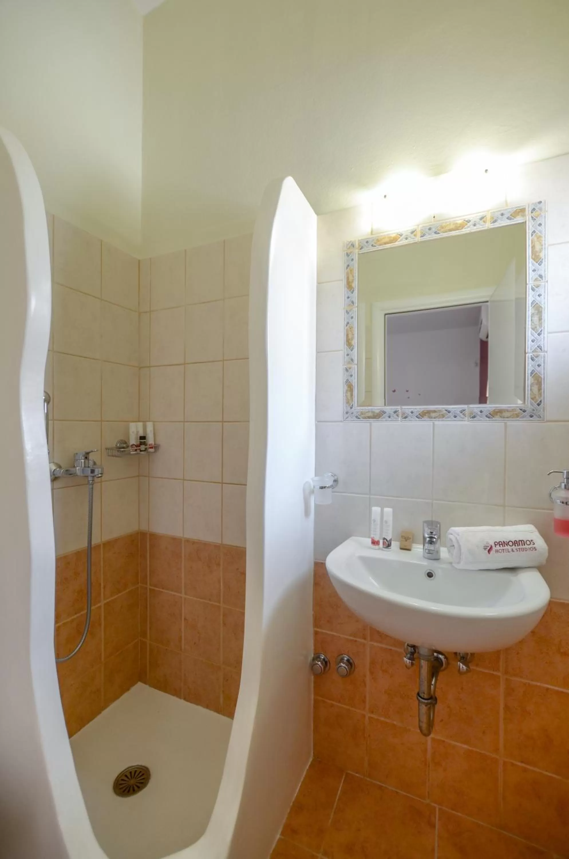 Bathroom in Panormos Hotel and Studios