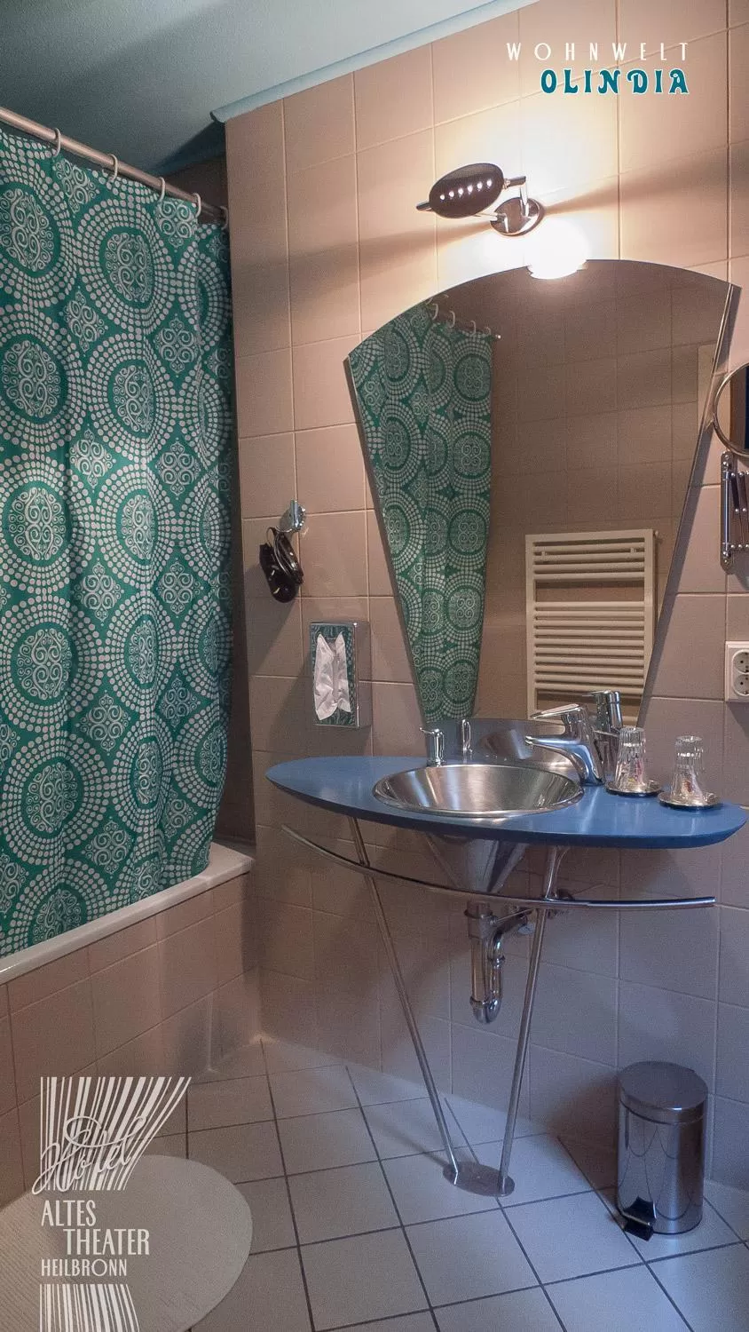 Bathroom in HOTEL ALTES THEATER Heilbronn