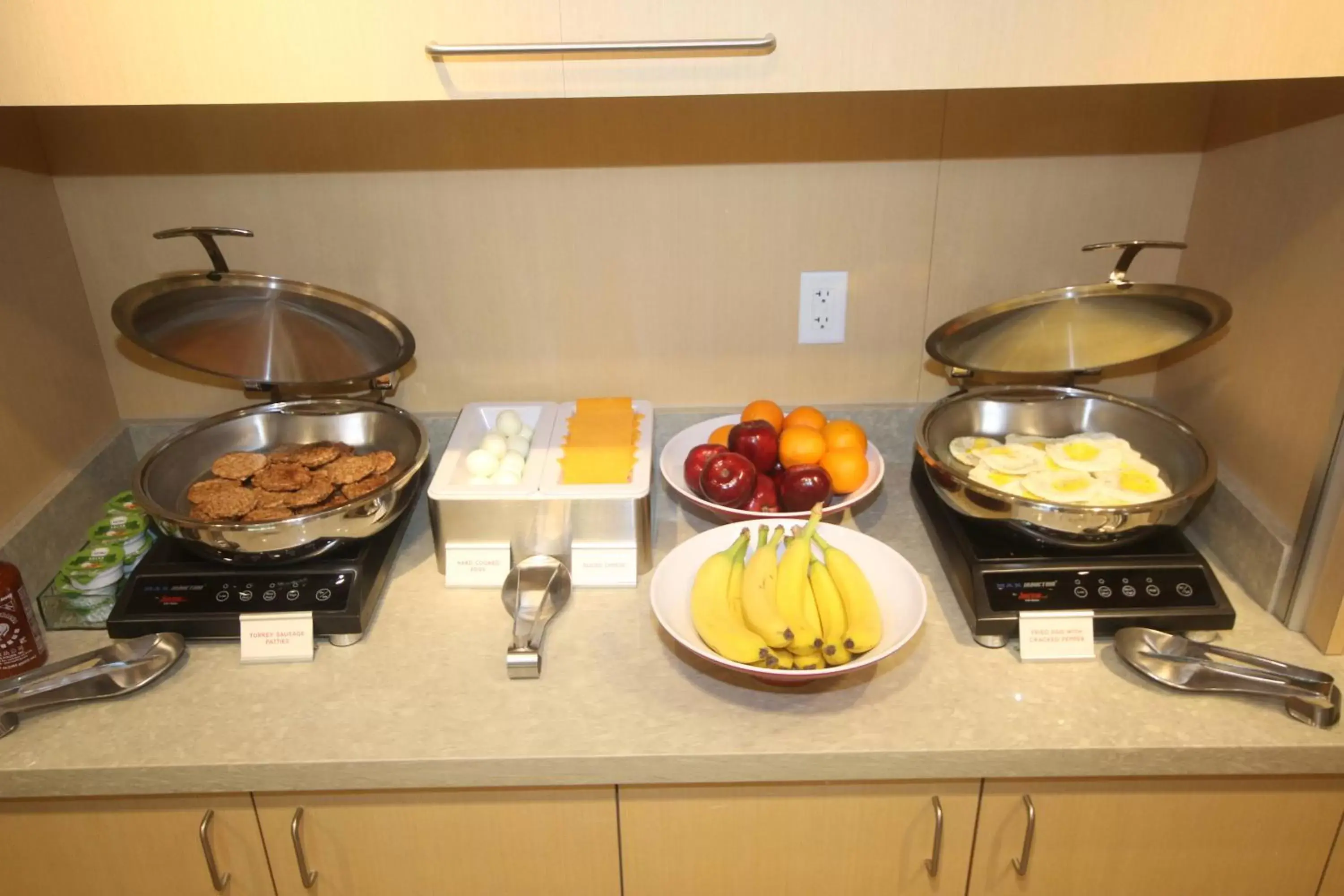 Breakfast, Kitchen/Kitchenette in TownePlace Suites by Marriott Charleston-North Charleston