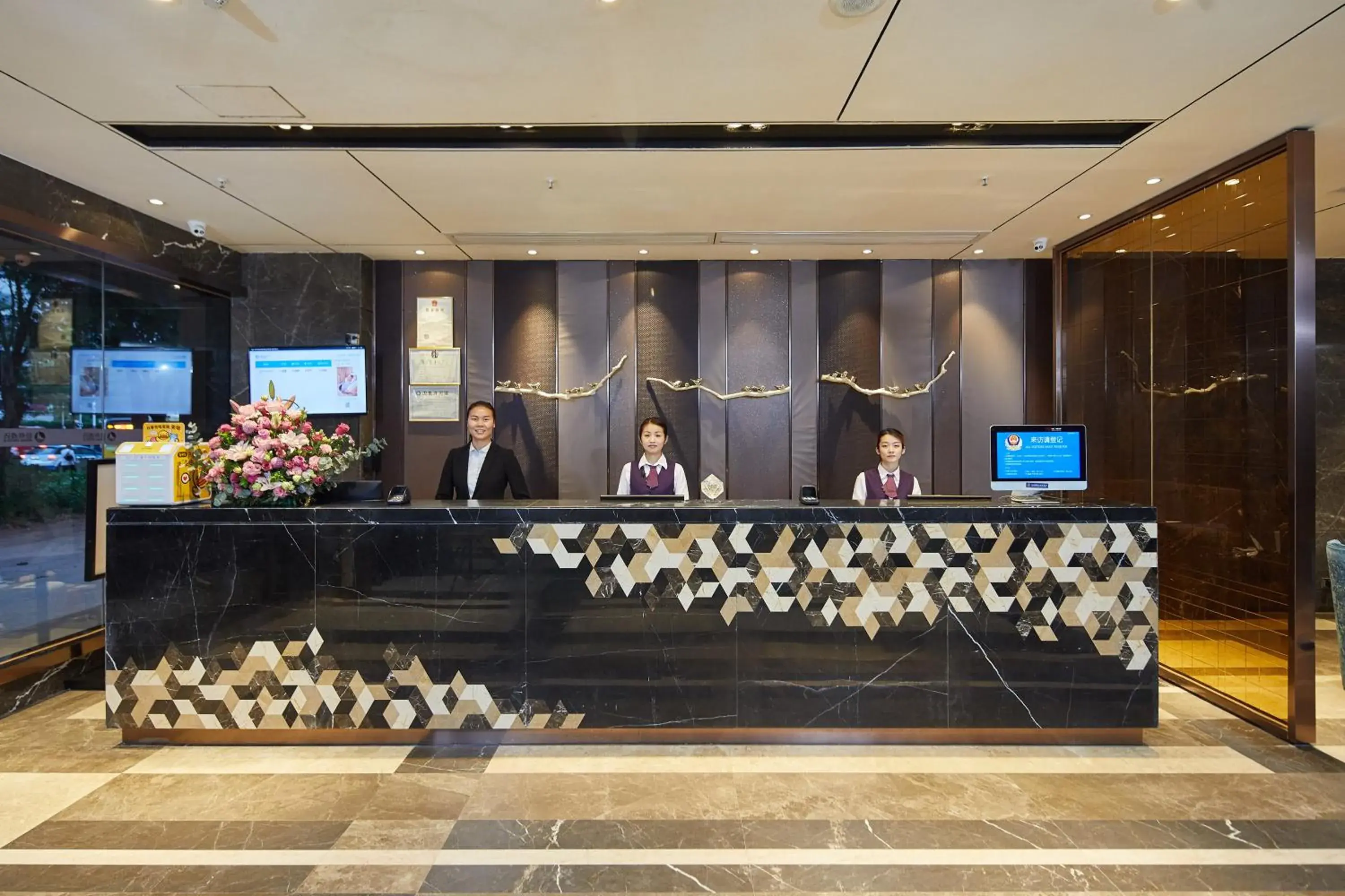 Lobby or reception in INSAIL Hotel (Shenzhen Dongmen Branch)